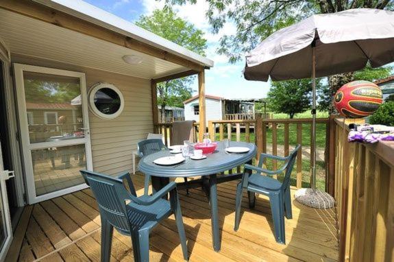Mobile Home photo 3