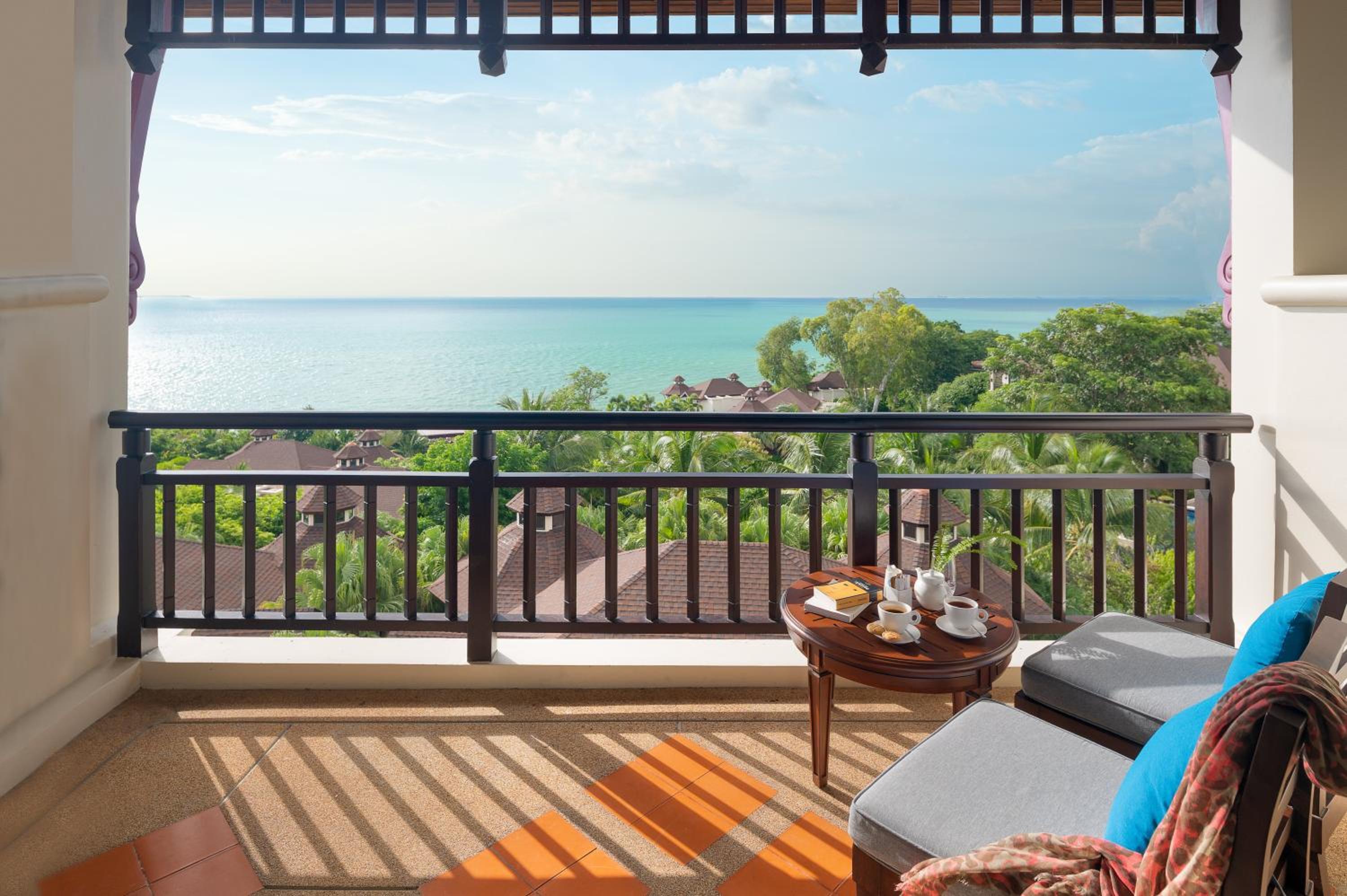 Classic King Room with Ocean View - Photo 4