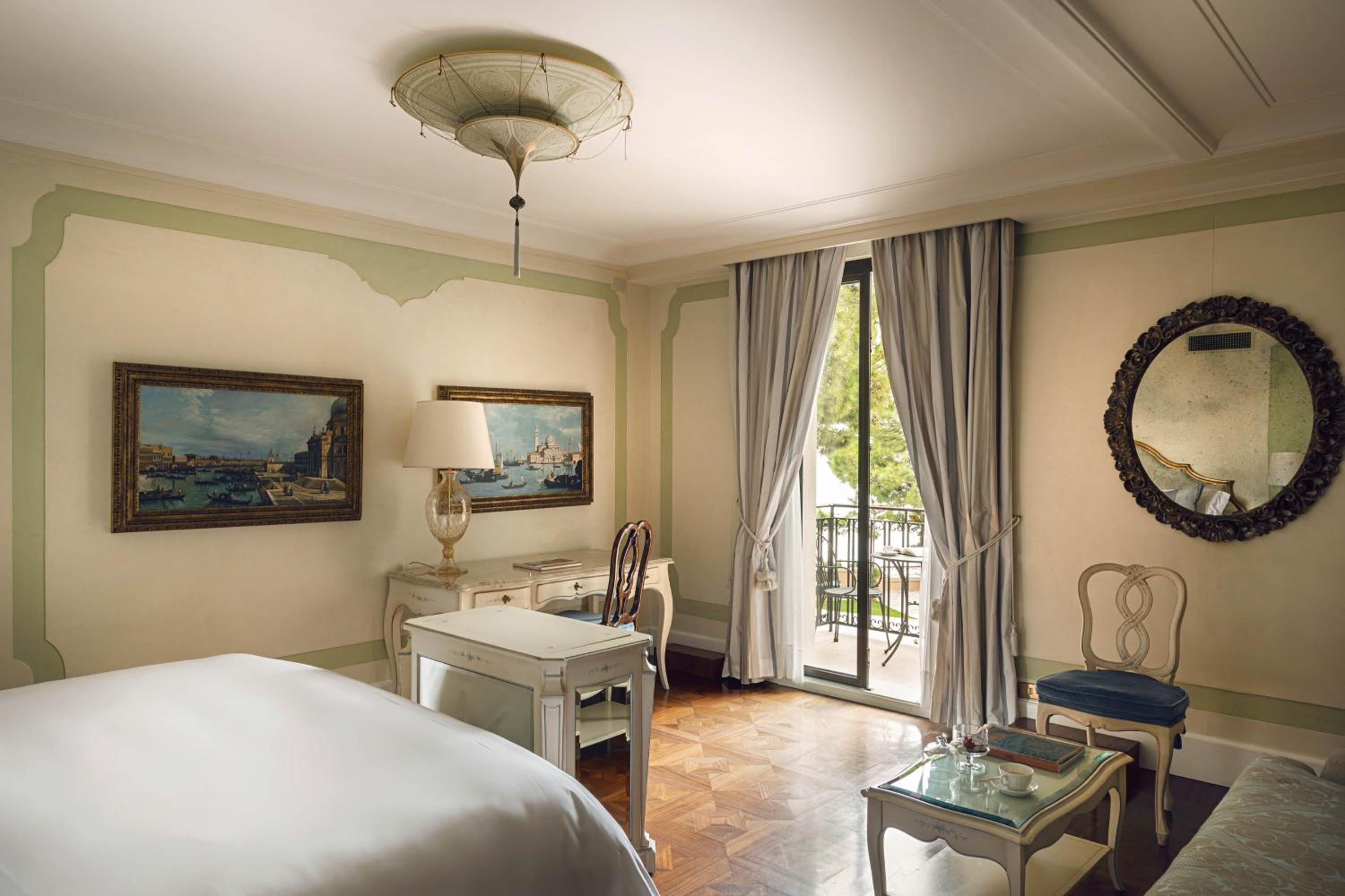 Premium Double or Twin Room with Balcony and Lagoon View
