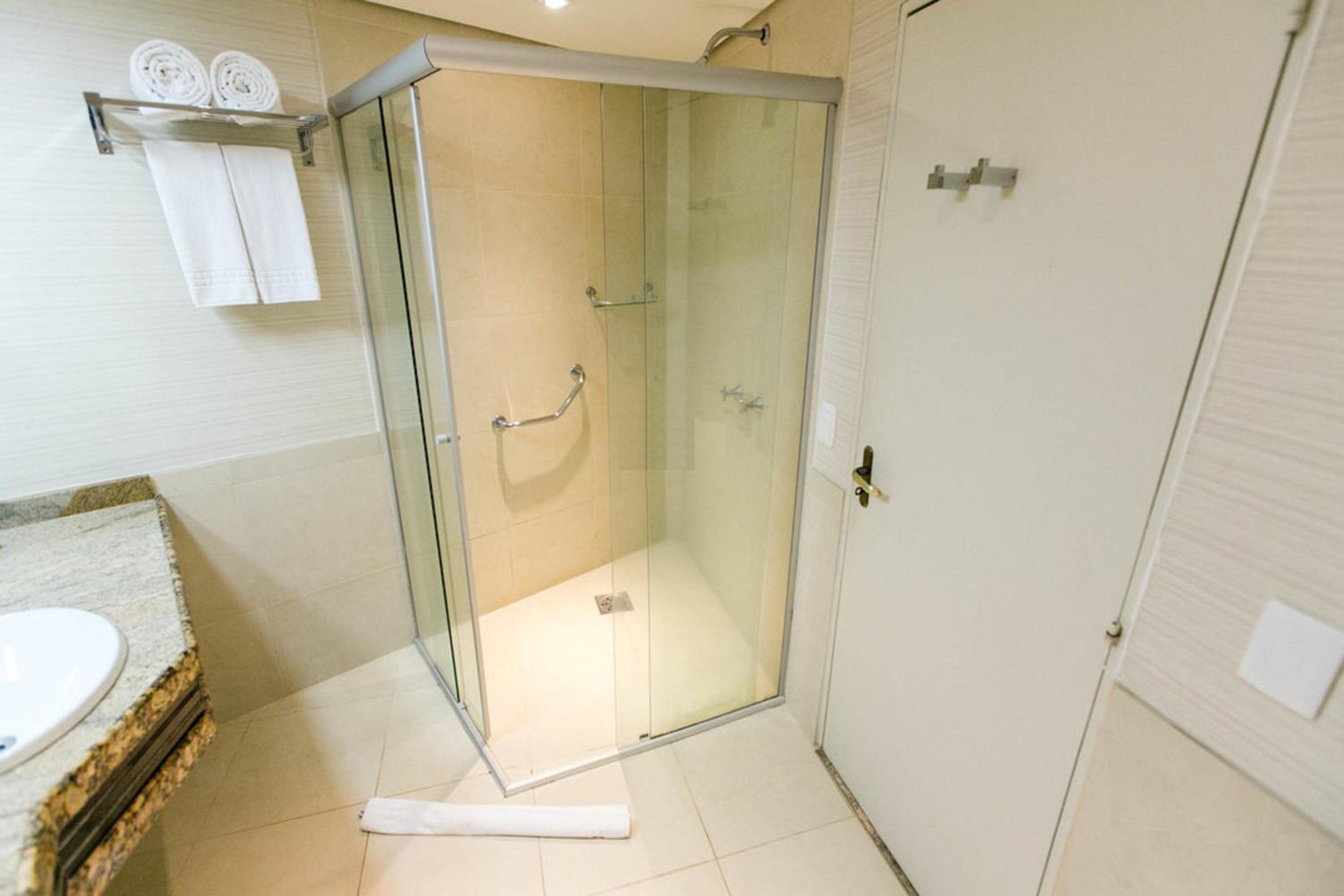Standard Twin Room - Photo 3