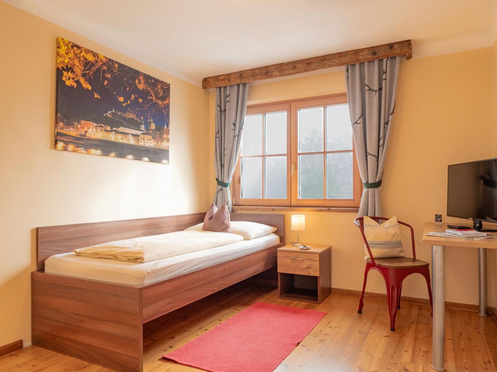 Single Room photo 1