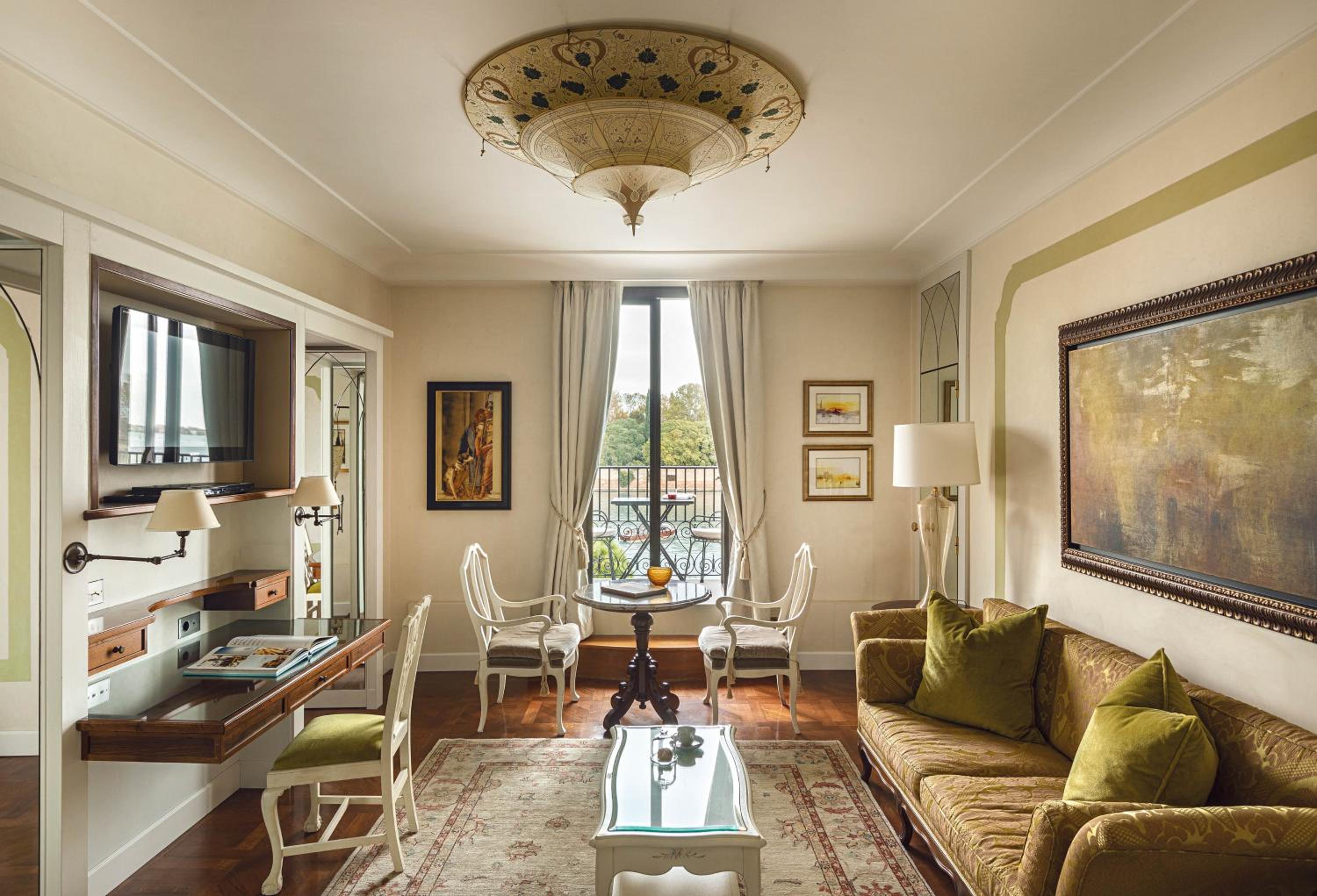 Suite with Balcony (Non Smoking)