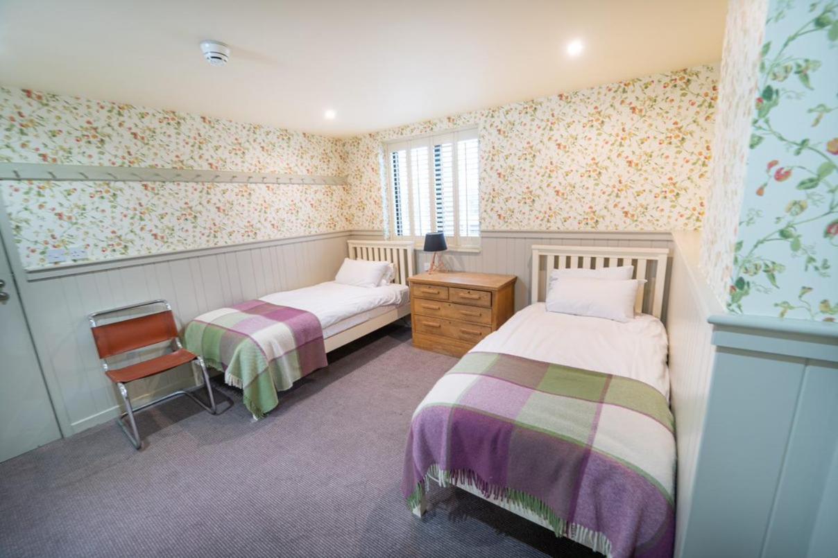 Twin Room - Photo 3