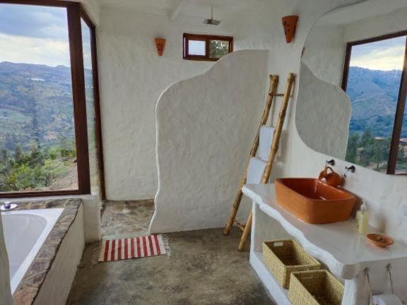 King Room with Mountain View photo 3