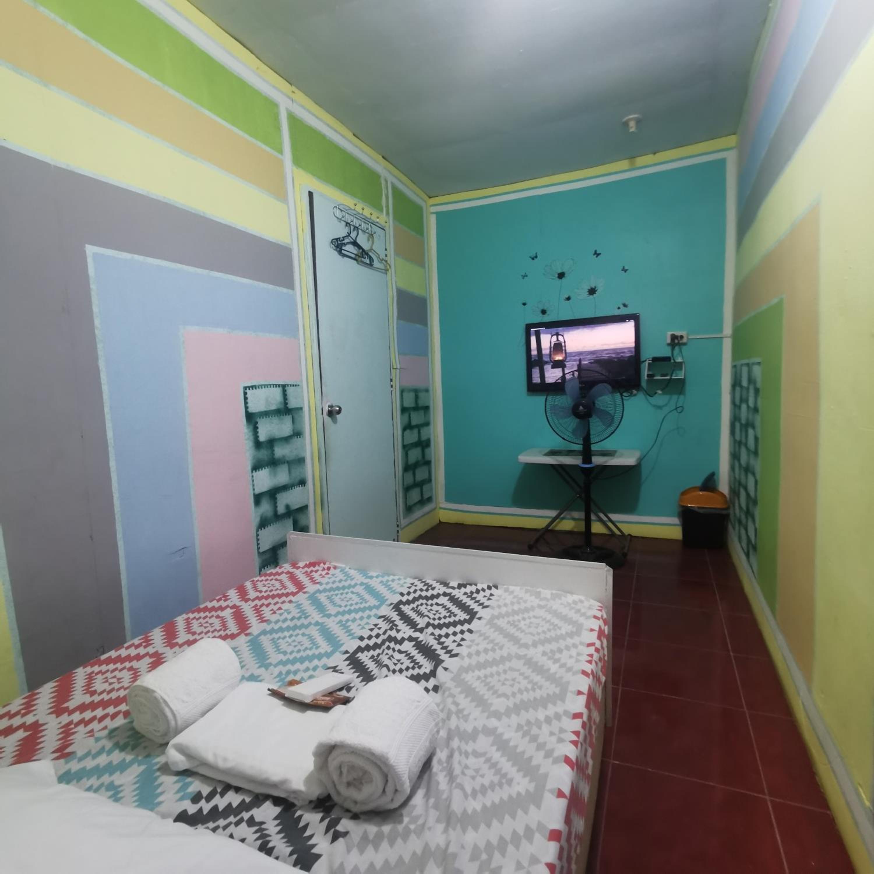 One-Bedroom Apartment - Photo 1