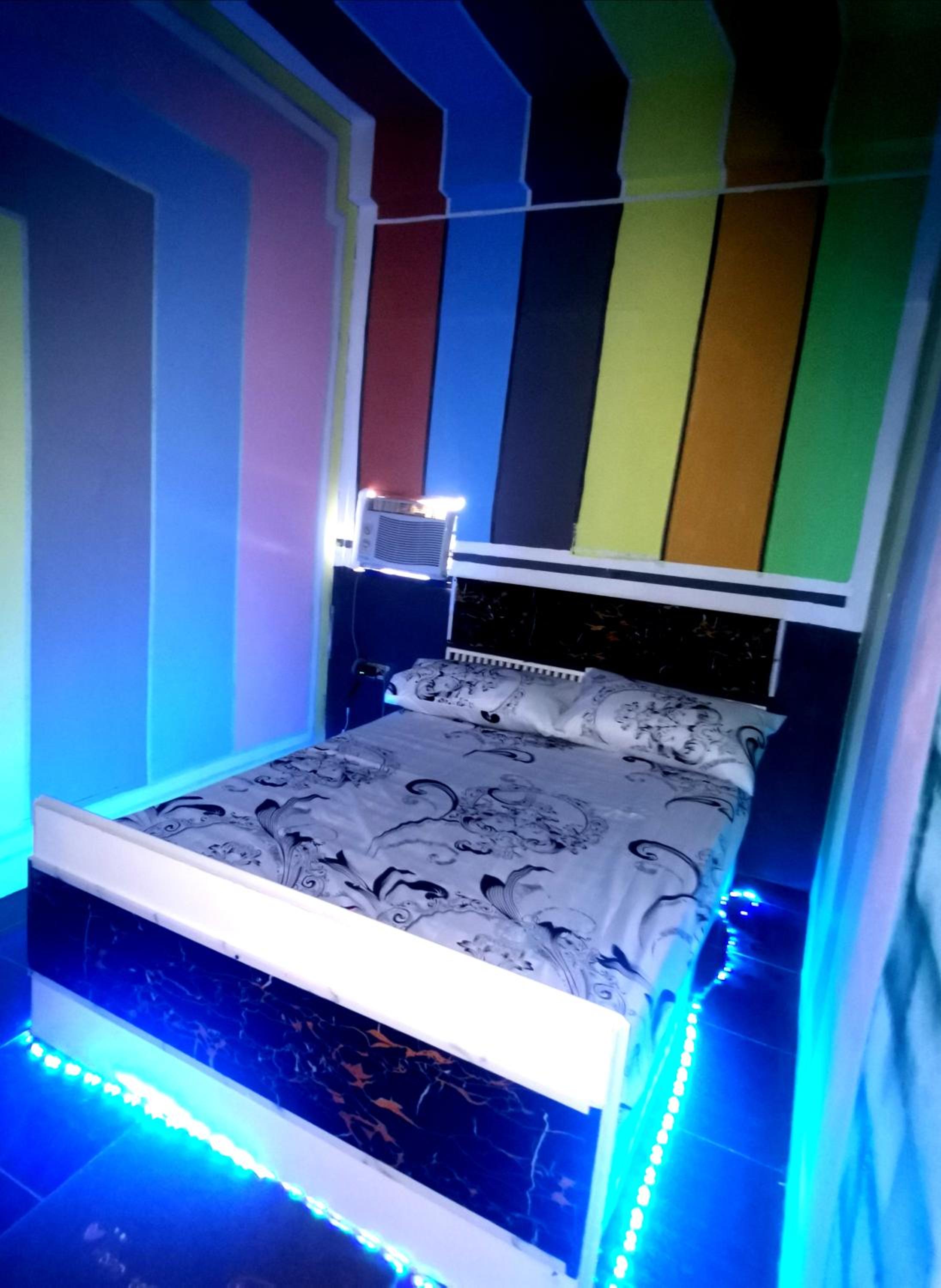 One-Bedroom Apartment - Photo 4