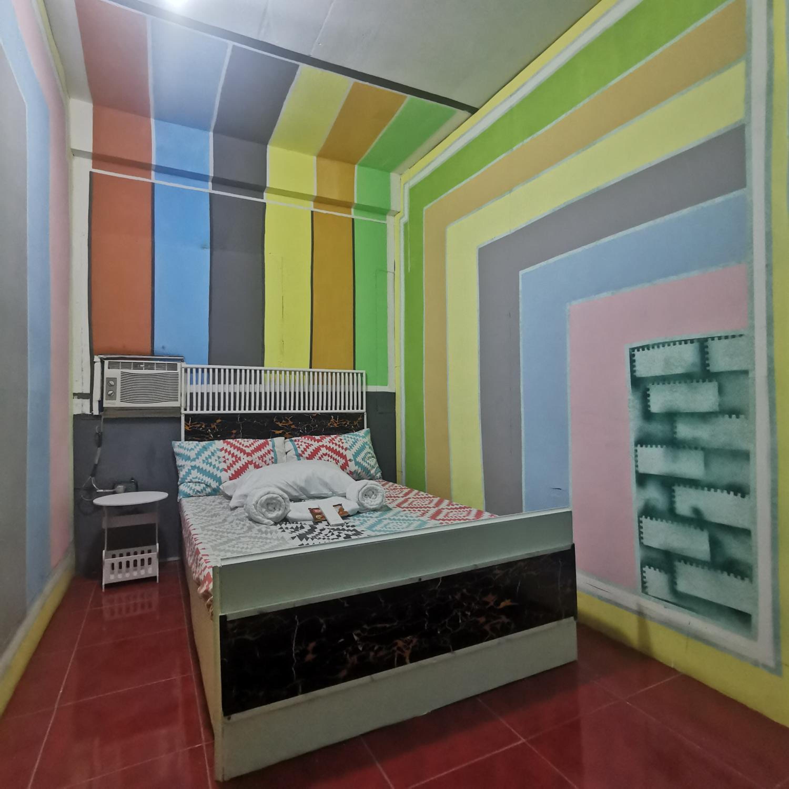 One-Bedroom Apartment - Photo 3