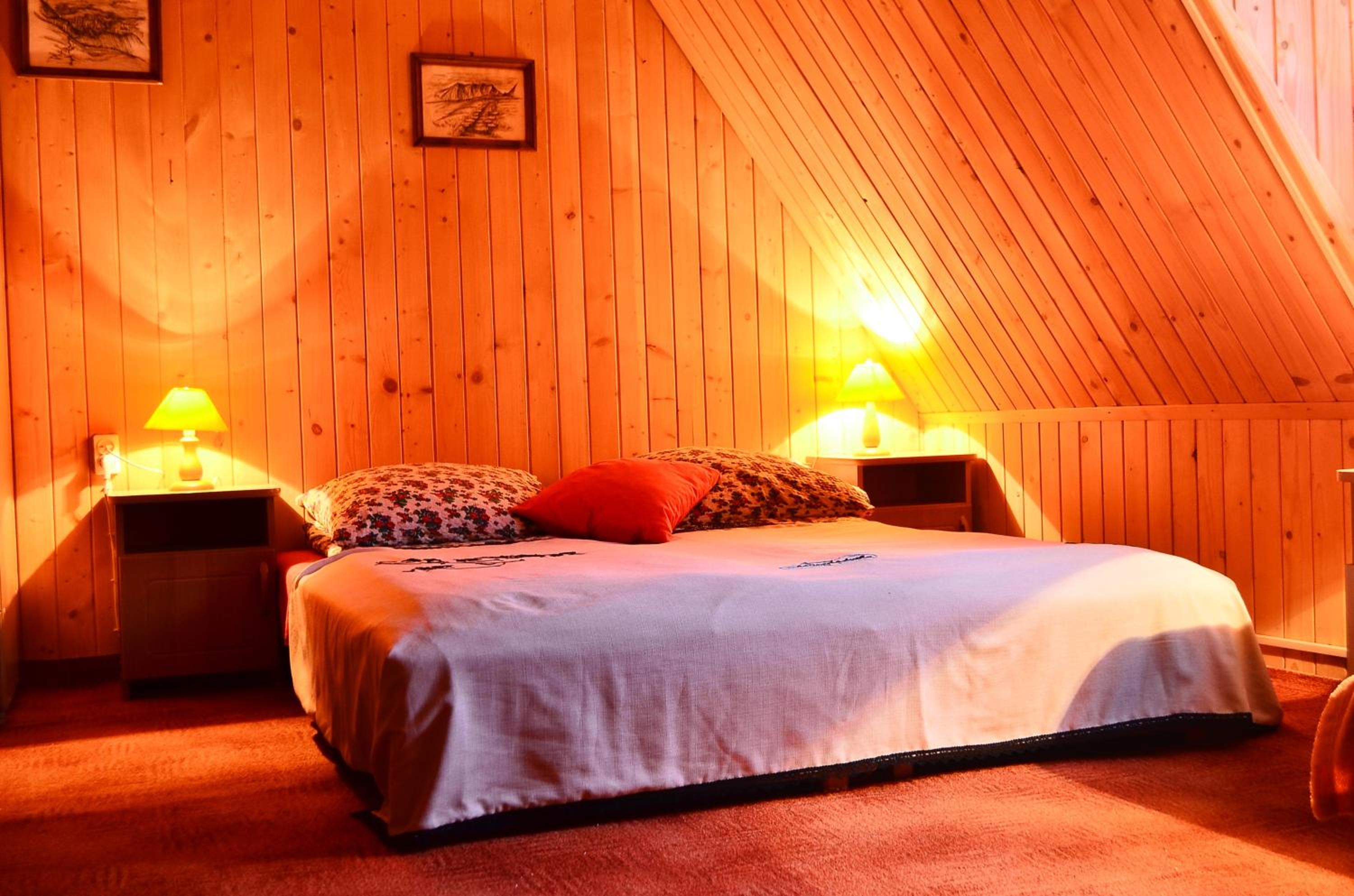 Quadruple Room with Private Bathroom photo 3