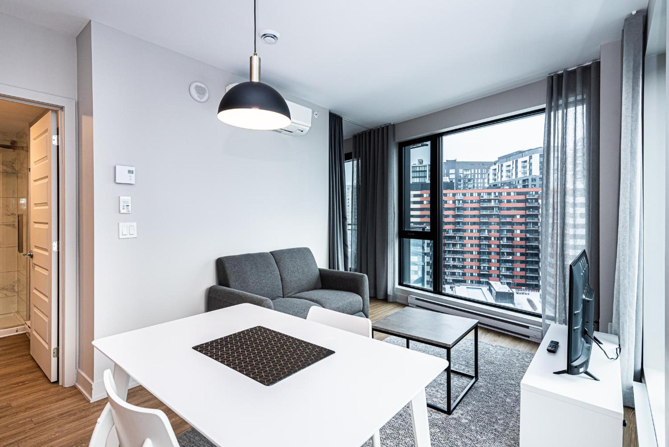Executive - Canal View - Photo 26