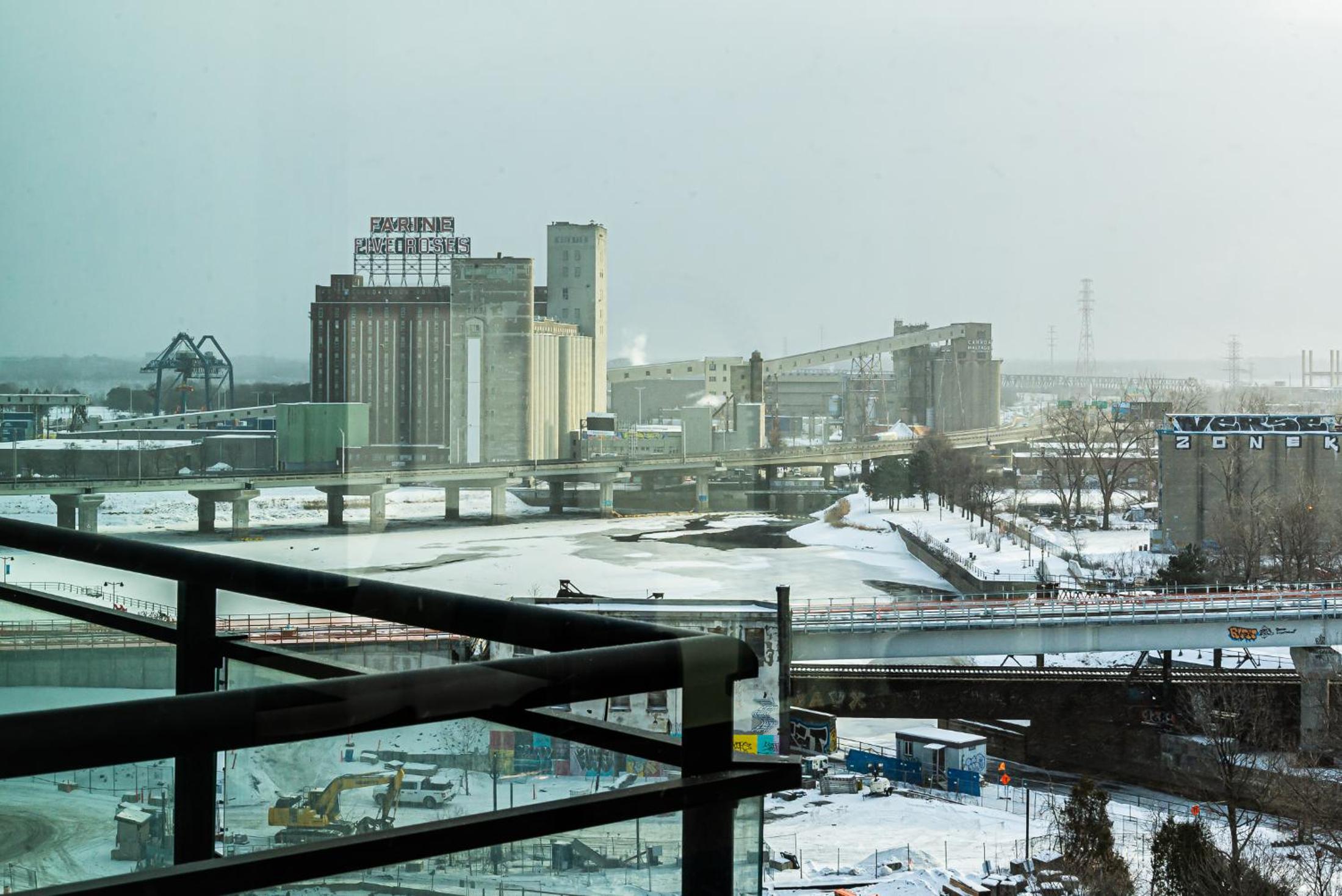 Executive - Canal View - Photo 25