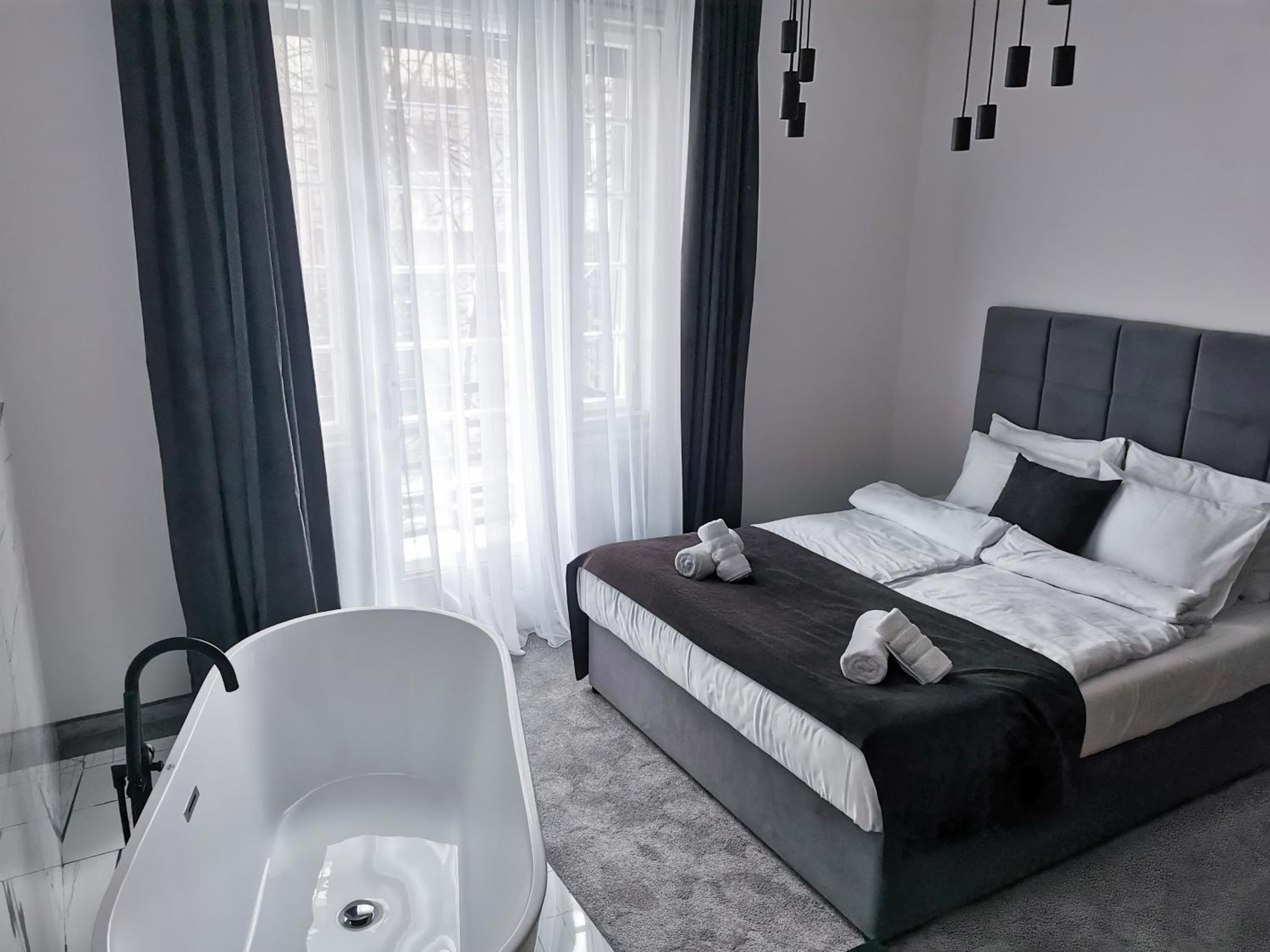 Superior Double or Twin Room with Terrace - Annex - Photo 14