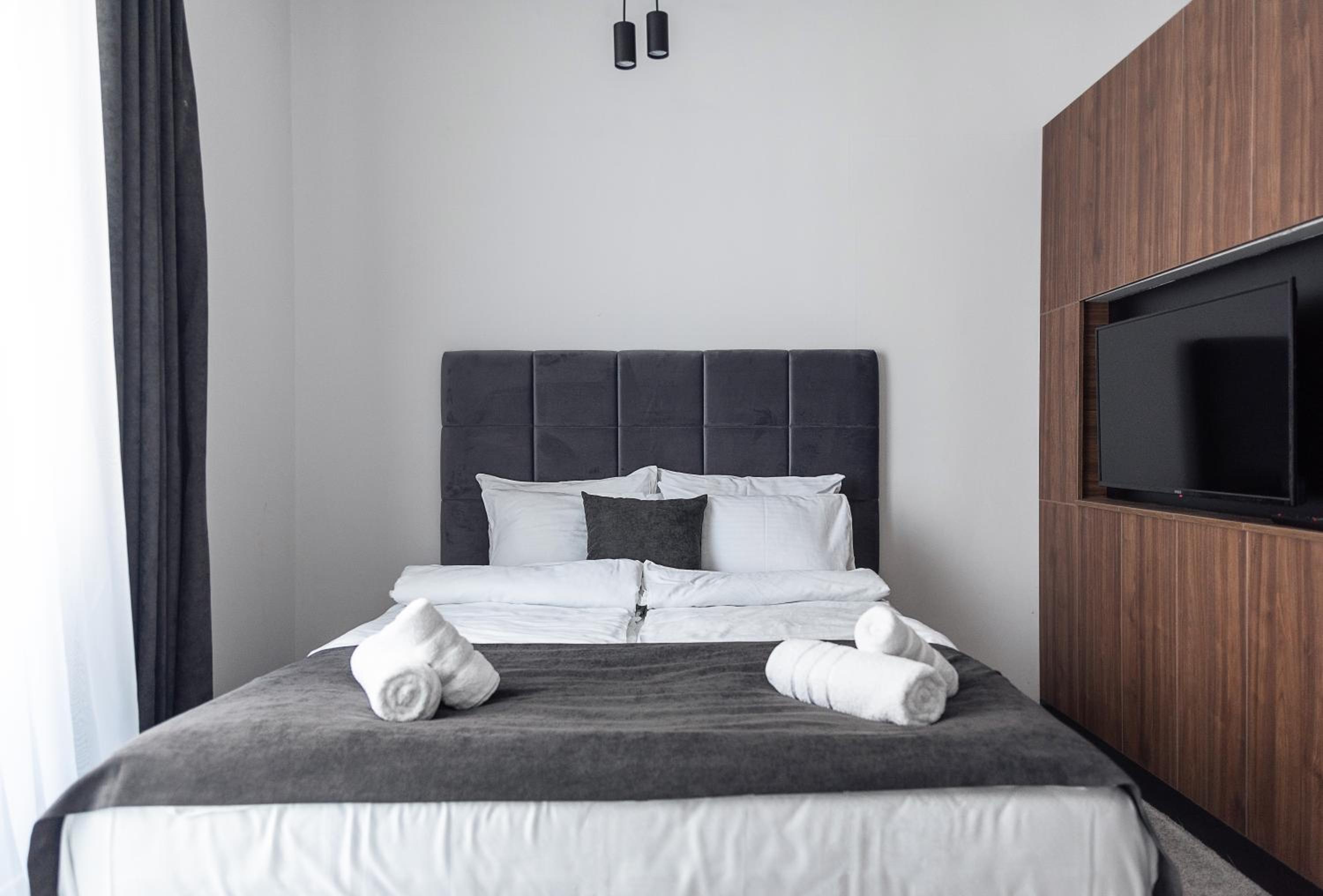 Superior Double or Twin Room with Terrace - Annex - Photo 10