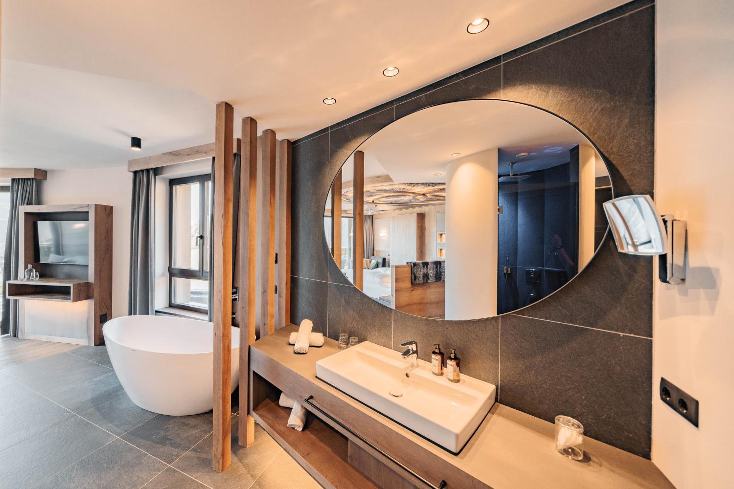 Suite with Sauna - Photo 2