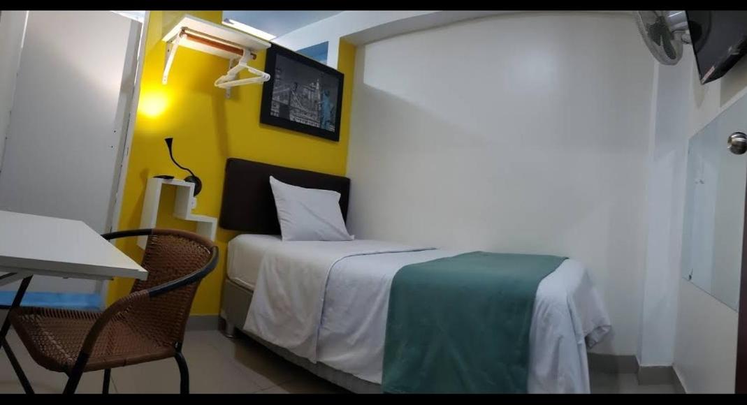 Single Room with Private Bathroom photo 2