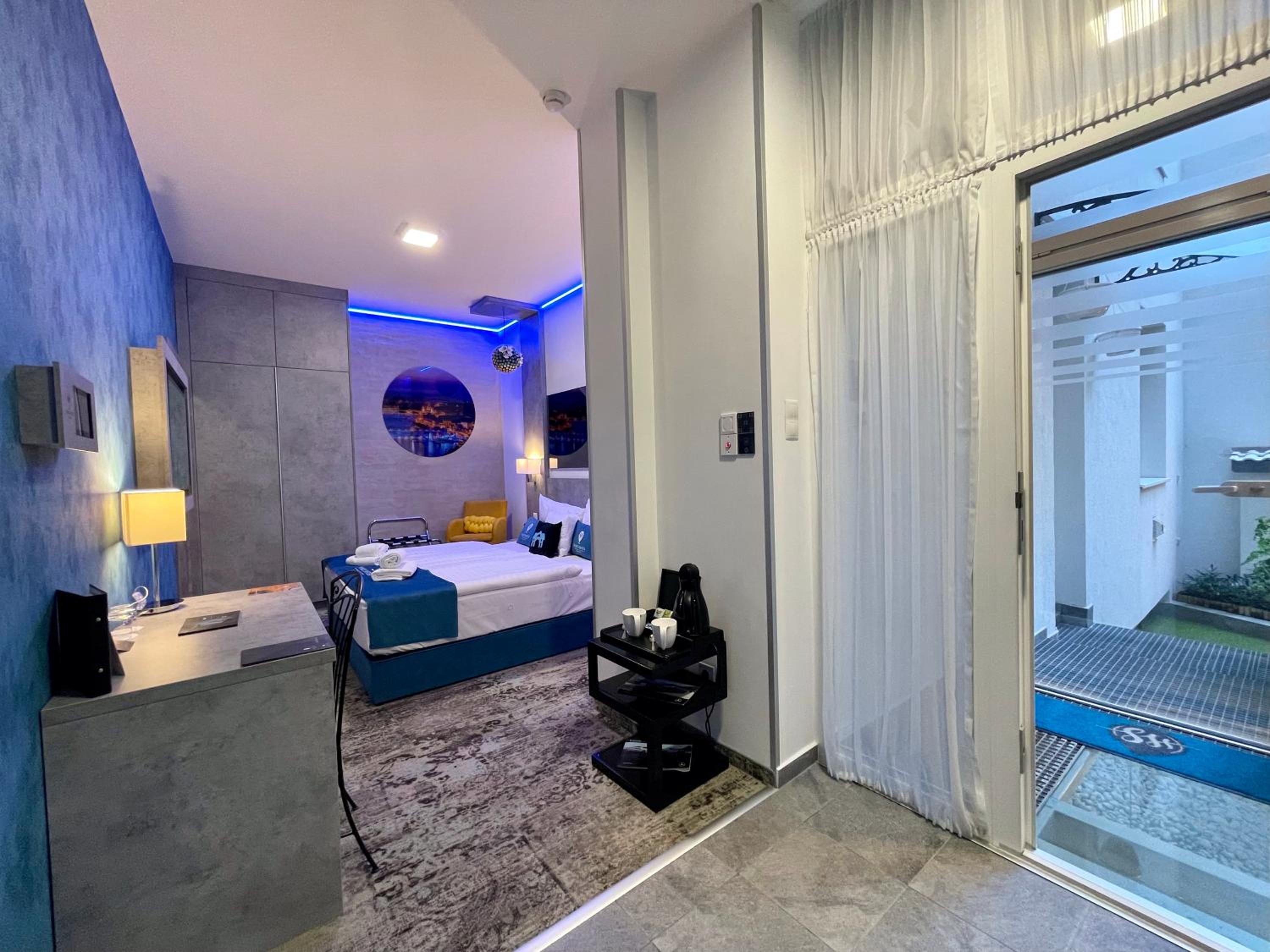 Superior Double Room - Photo 17