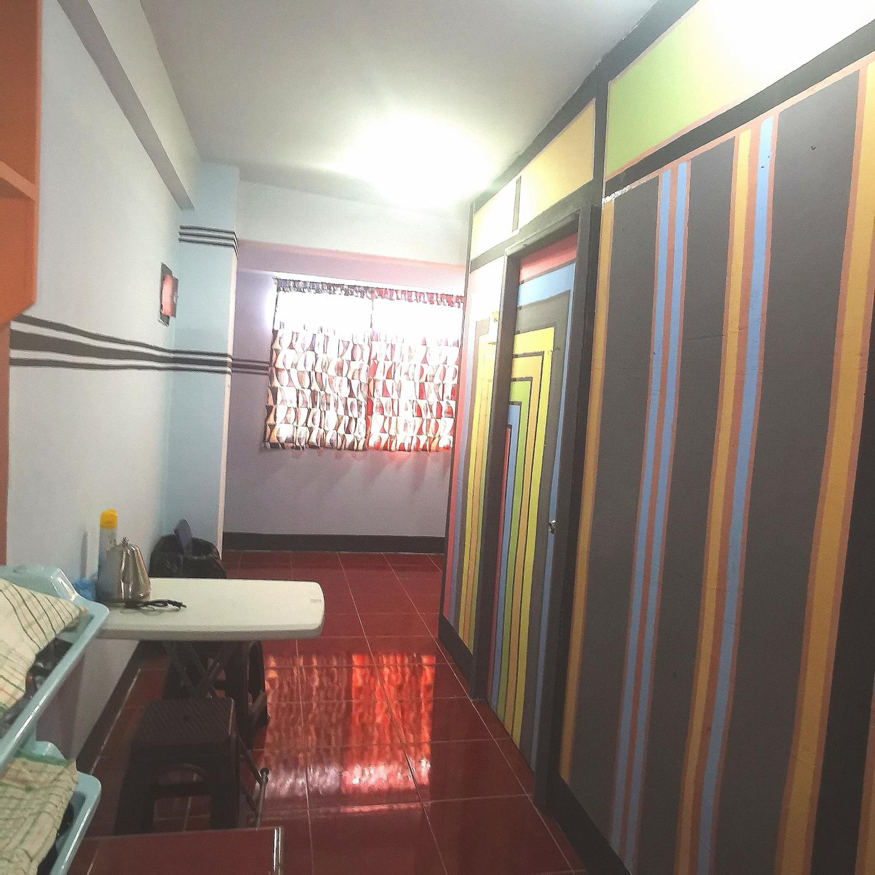 One-Bedroom Apartment - Photo 2