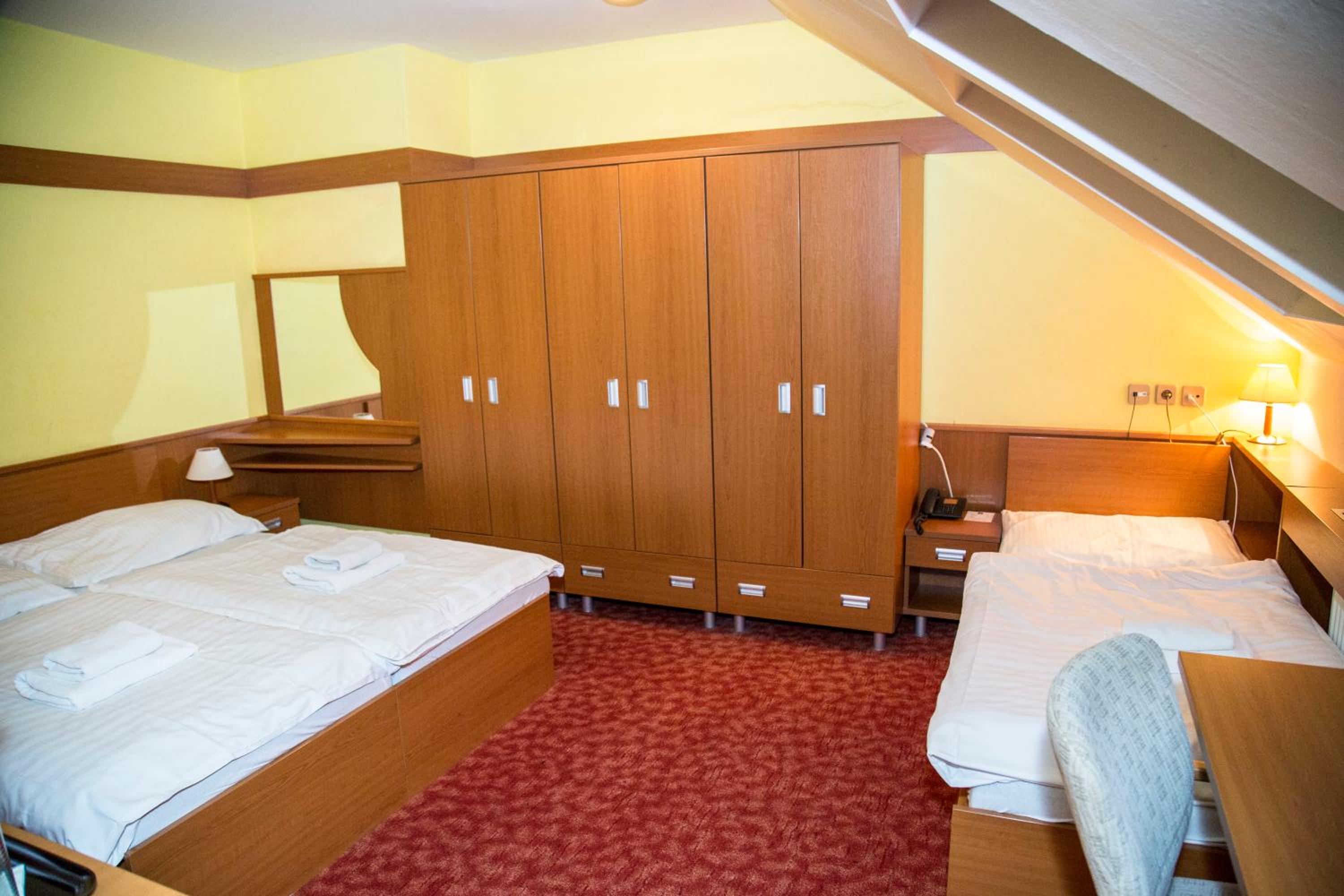 Standard Triple Room photo 3