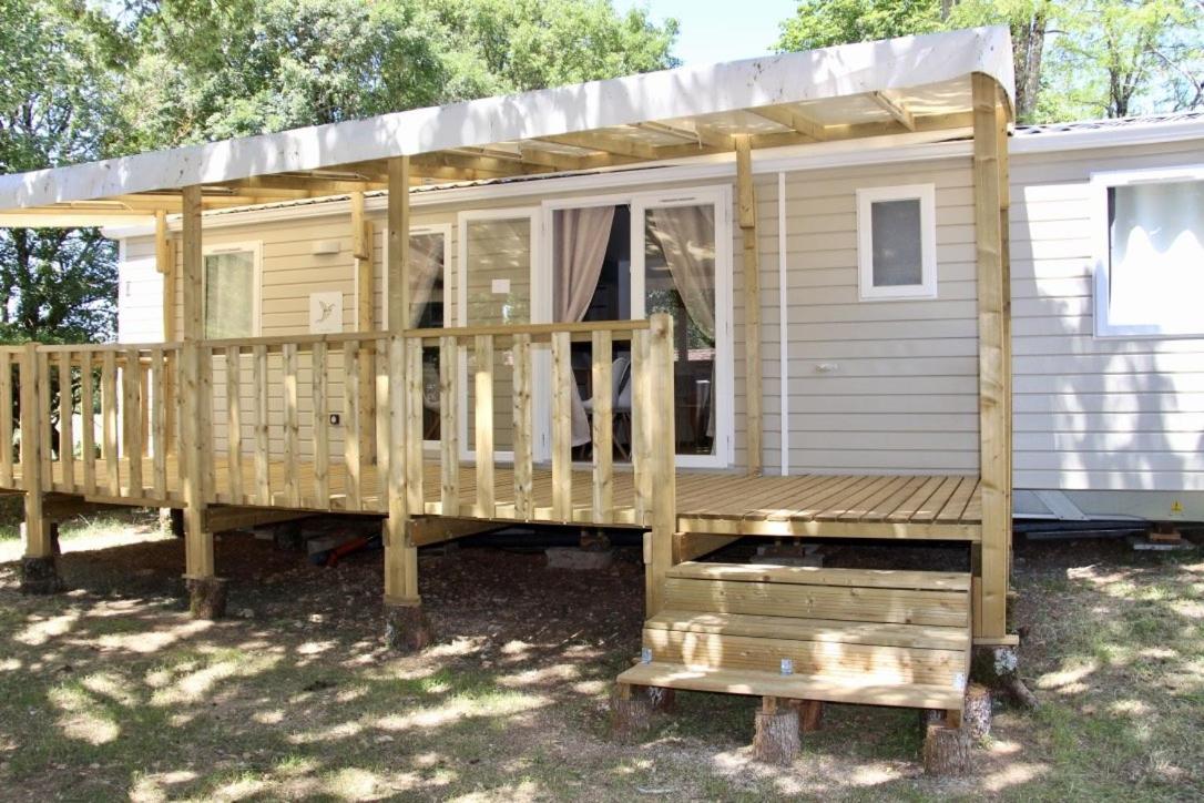 Mobile Home photo 1
