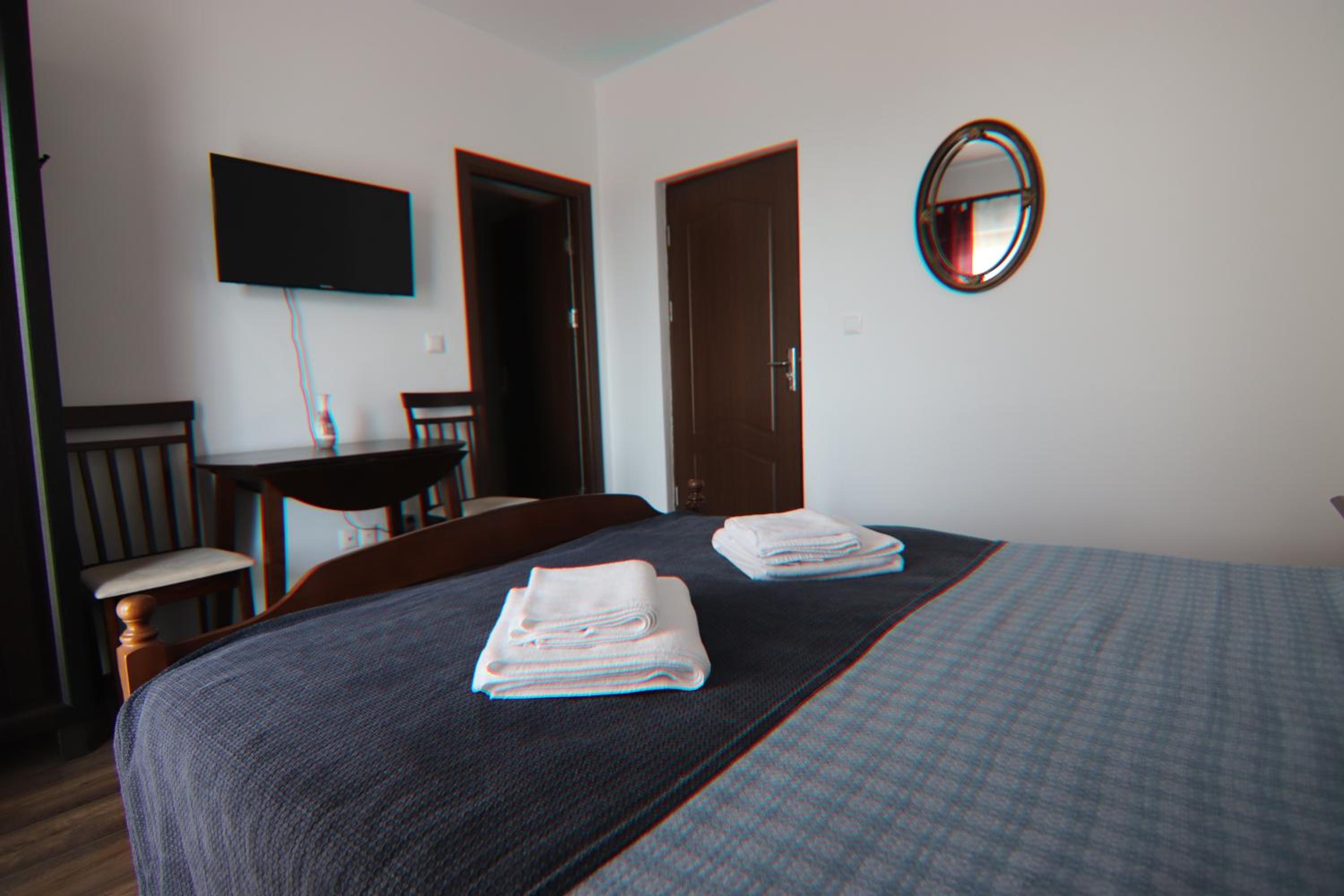 Double Room with Private Bathroom - Photo 23