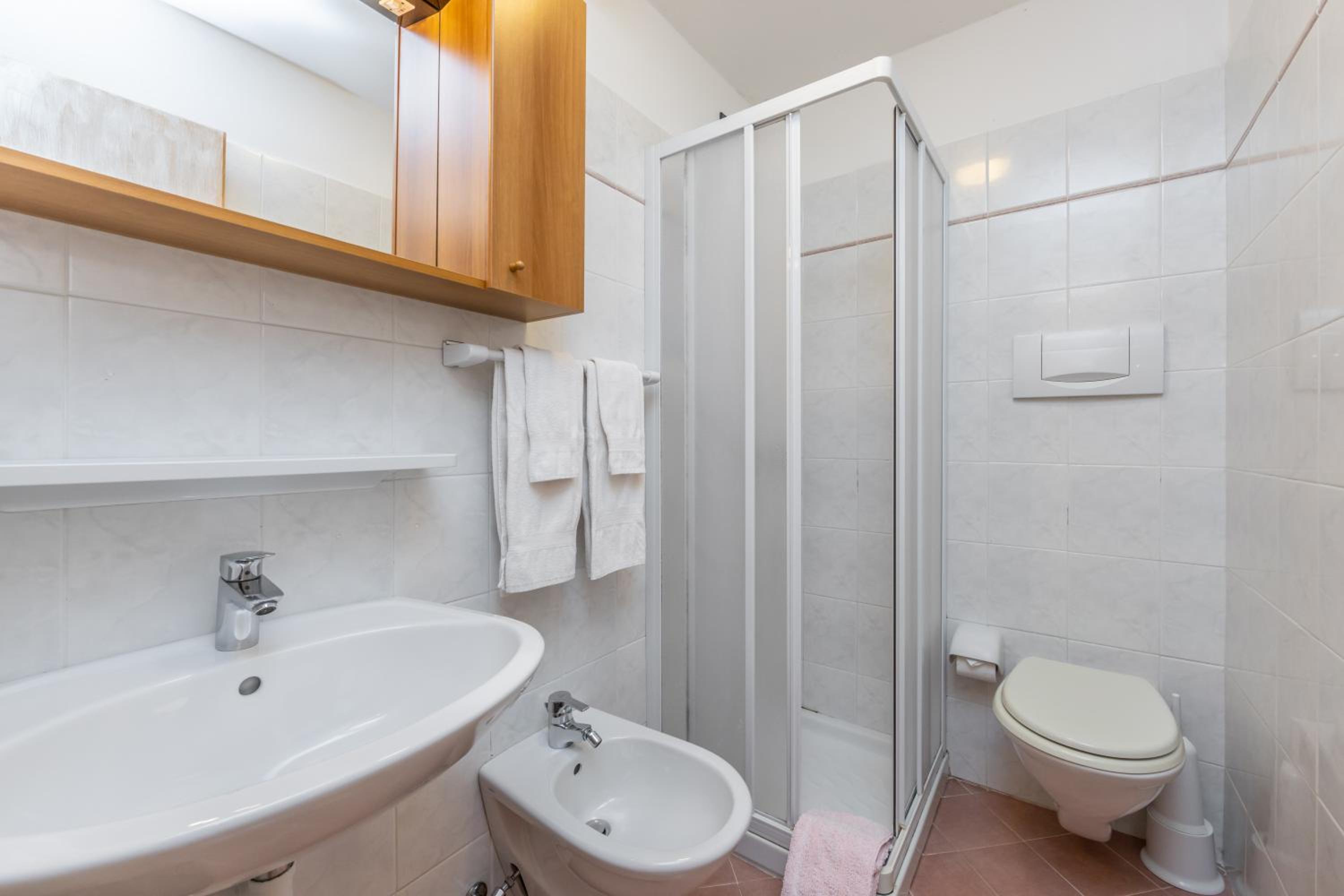 Standard Double or Twin Room photo 3