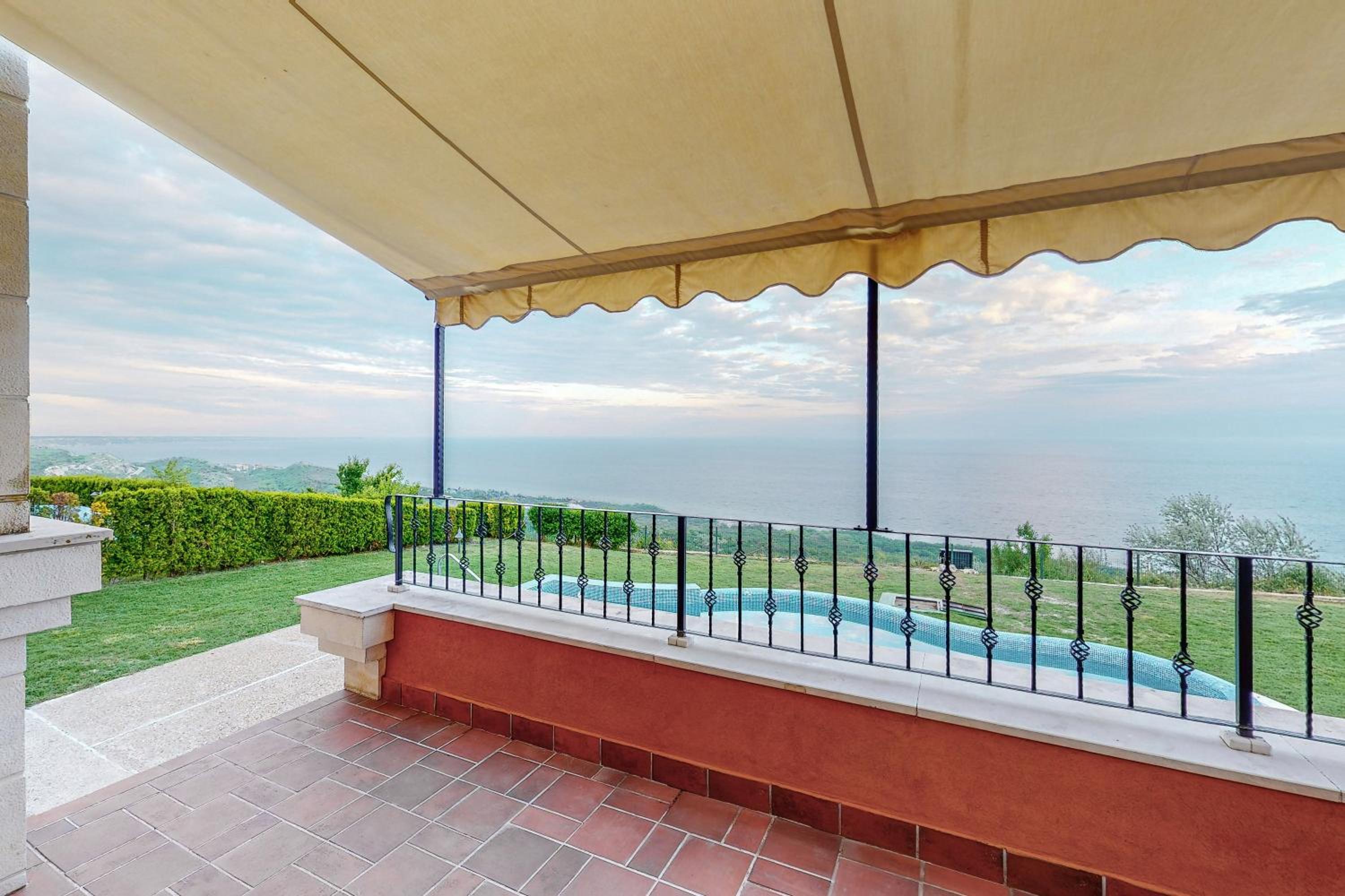 Four-Bedroom Villa With Private Pool And Sea View photo 2