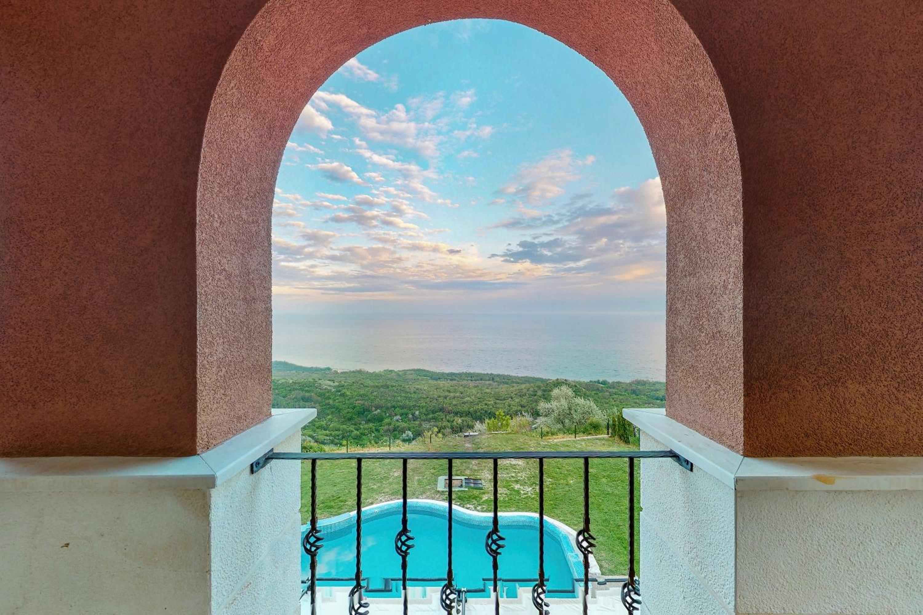 Four-Bedroom Villa With Private Pool And Sea View photo 2