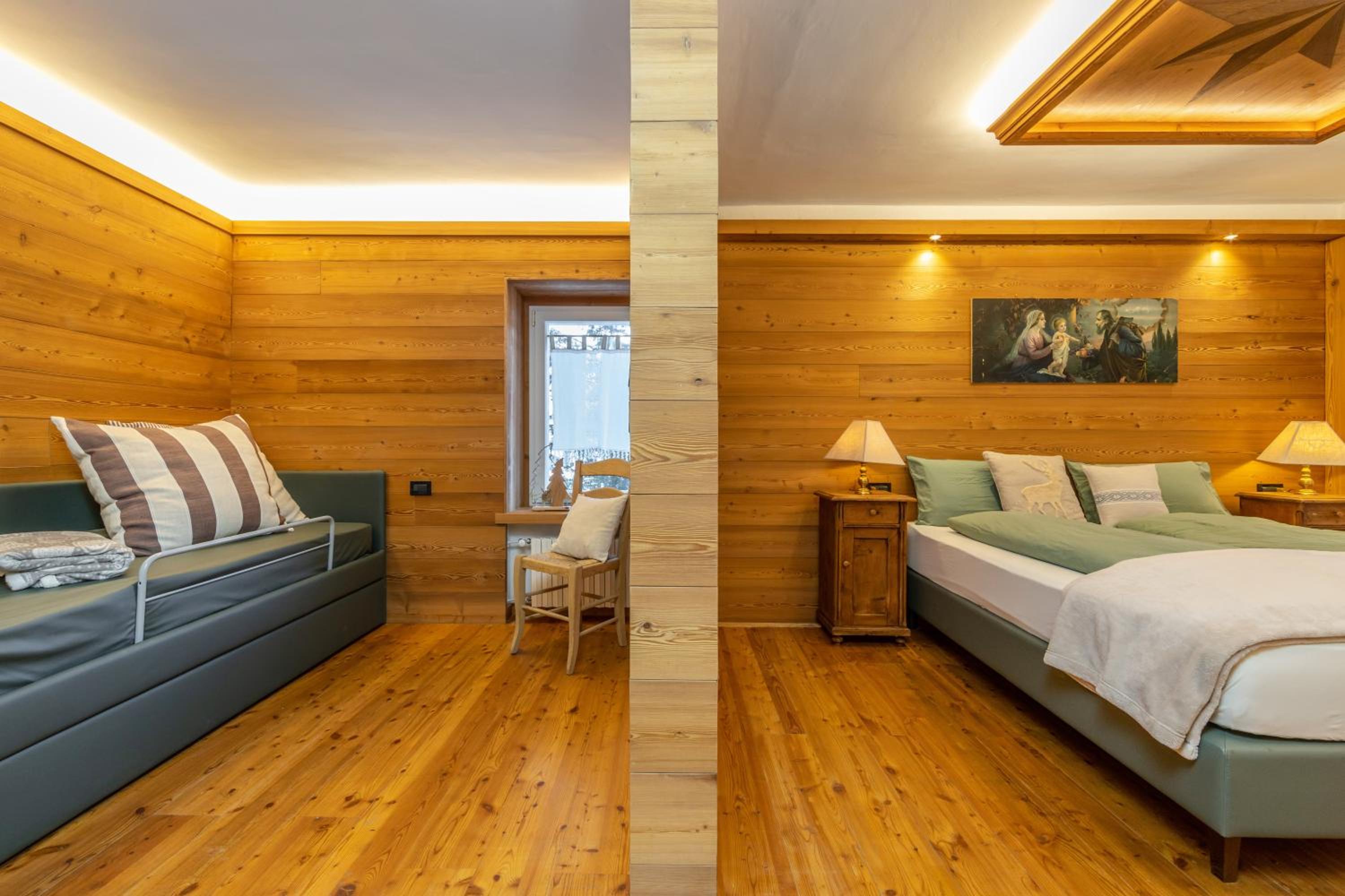 Superior Quadruple Room With Balcony - Photo 4