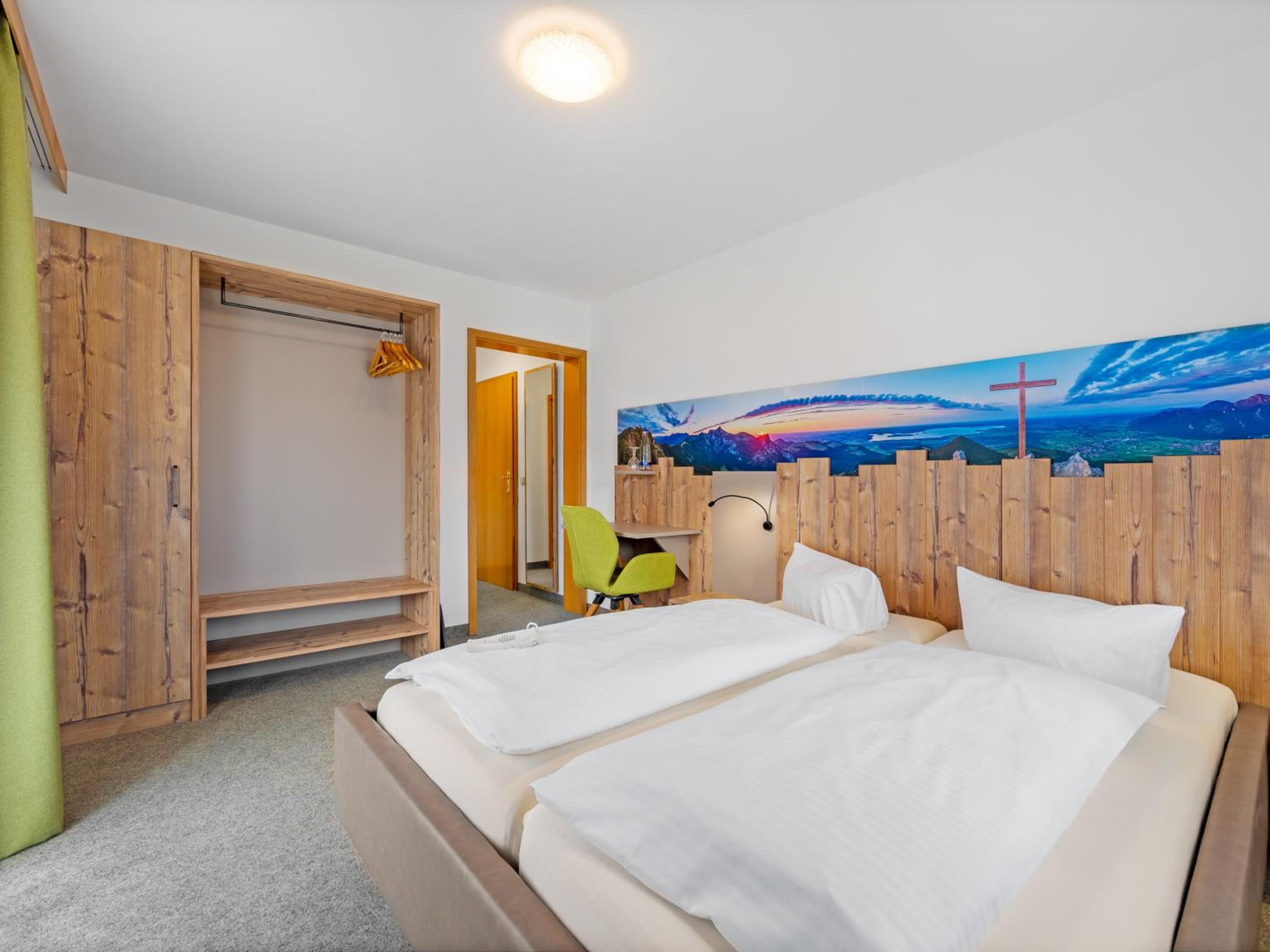 Double Room with Balcony - Photo 4