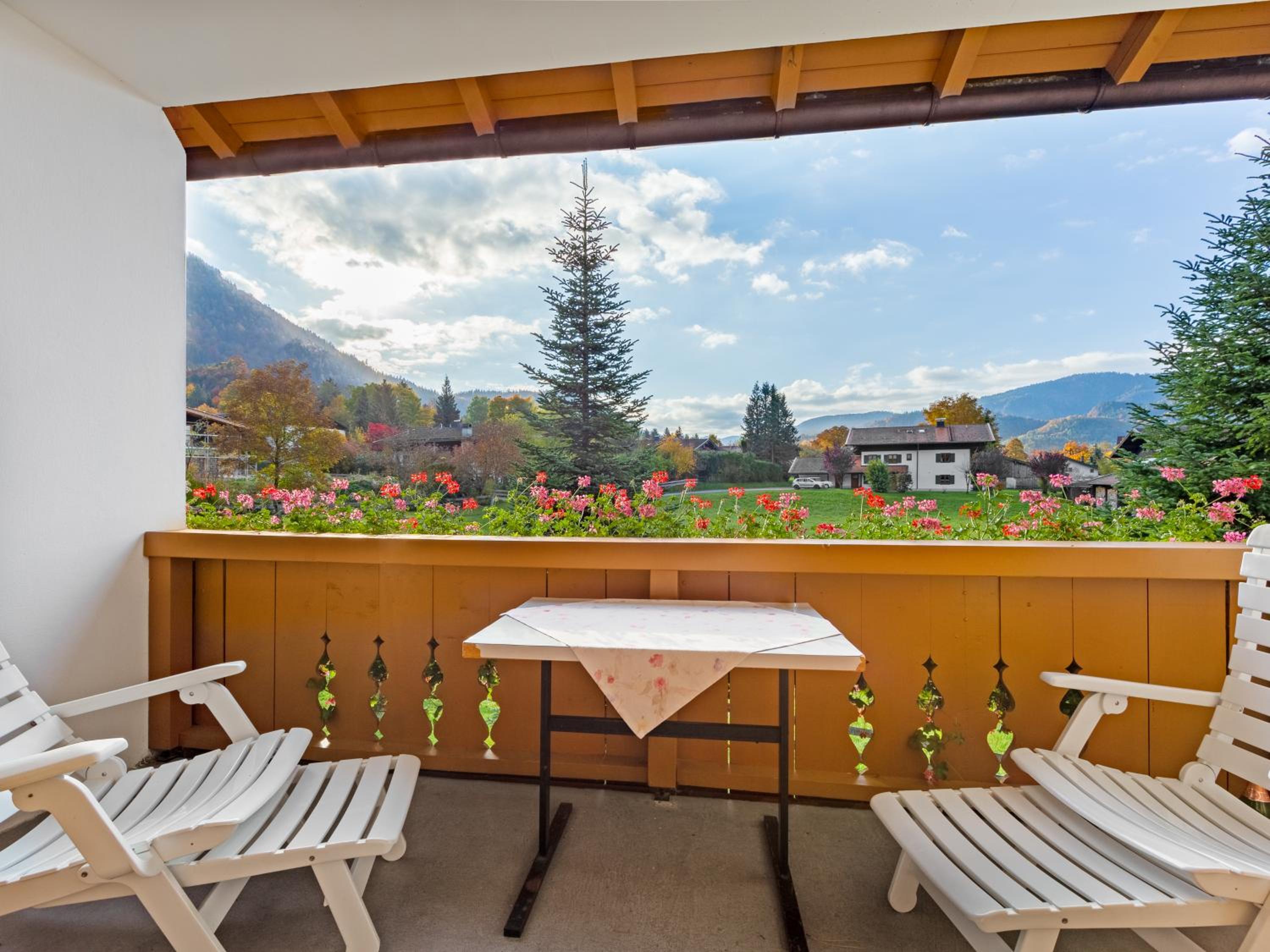 Double Room with Balcony - Photo 12