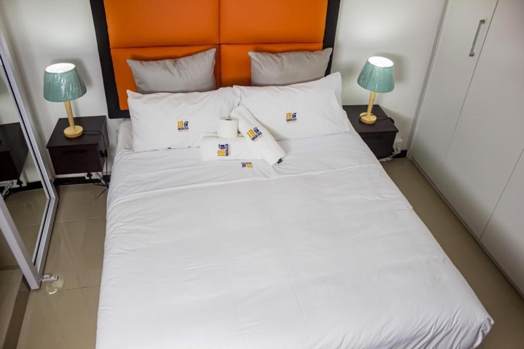 Double Room with Private Bathroom - Photo 2