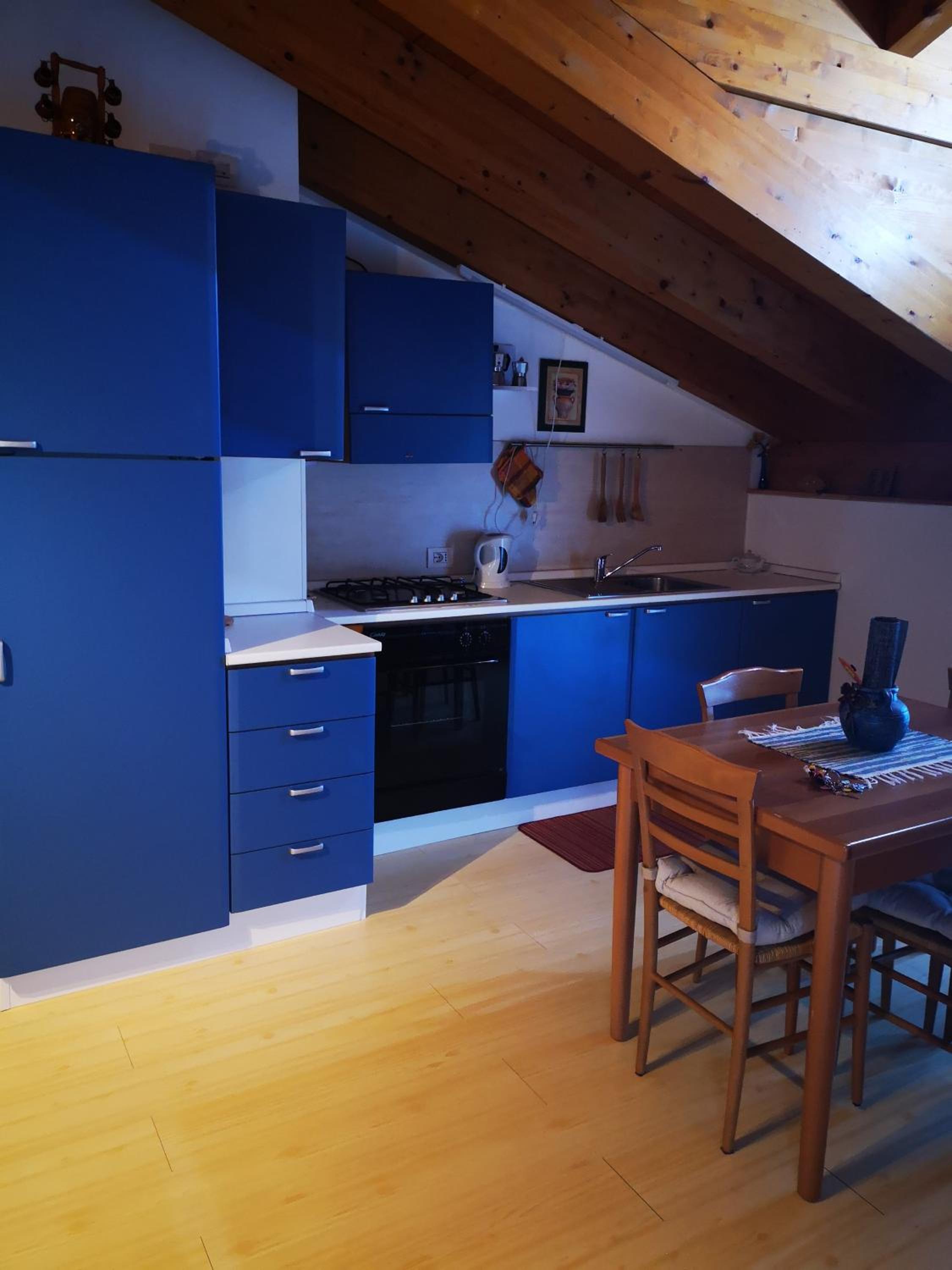 Apartment with Mountain View - Photo 10
