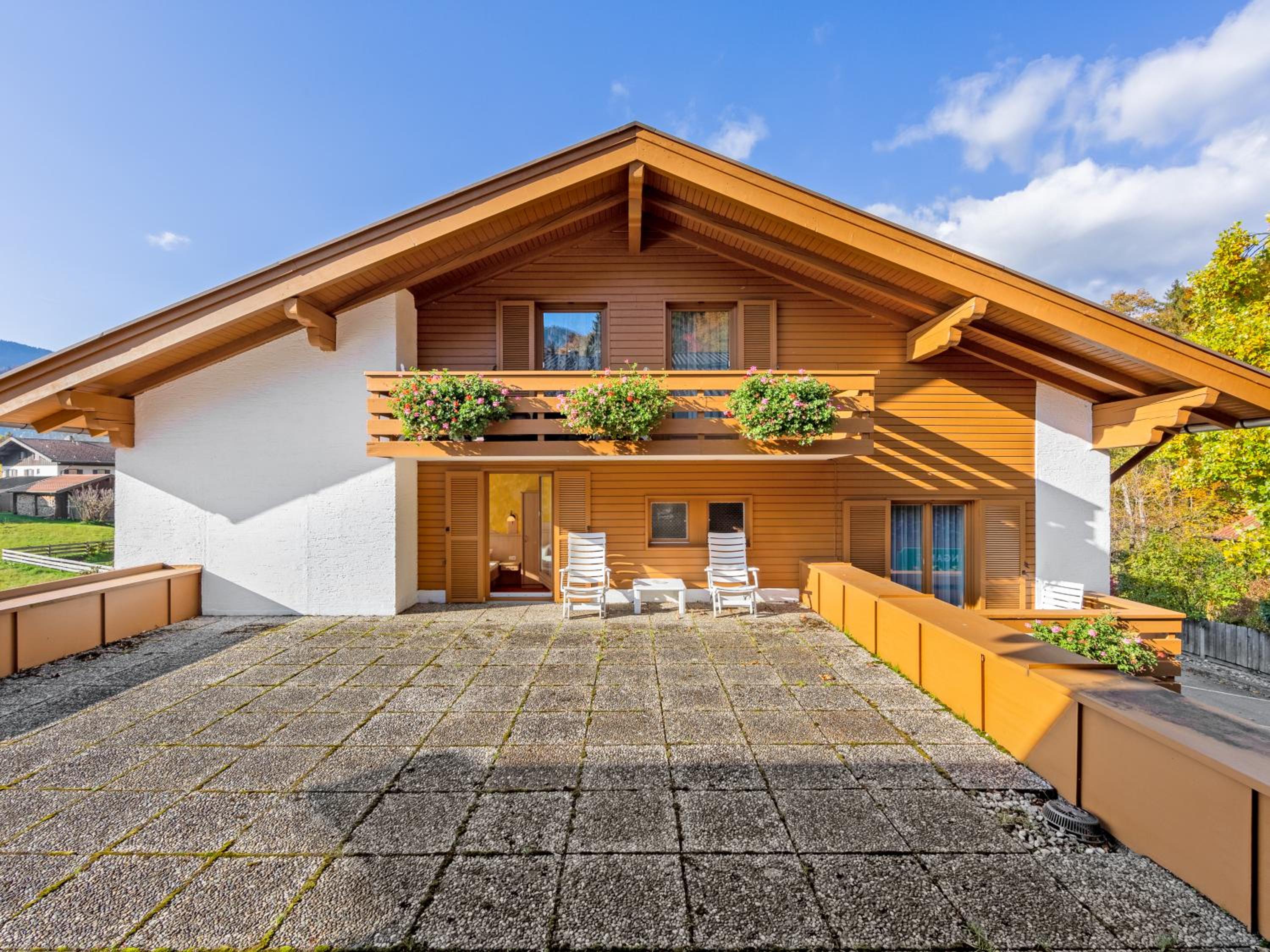 Quadruple Room with Balcony - Photo 3