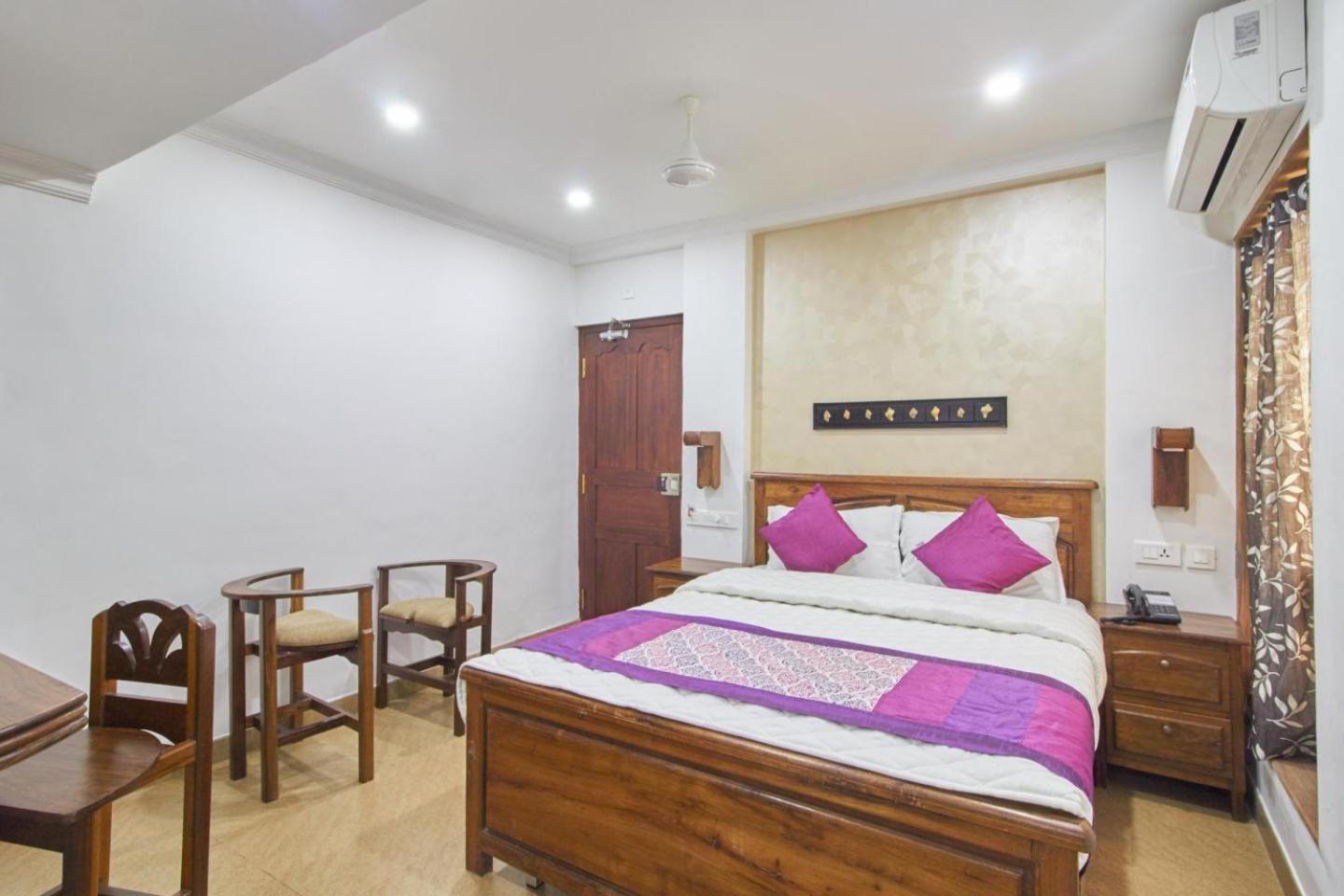 Queen Room - Photo 5