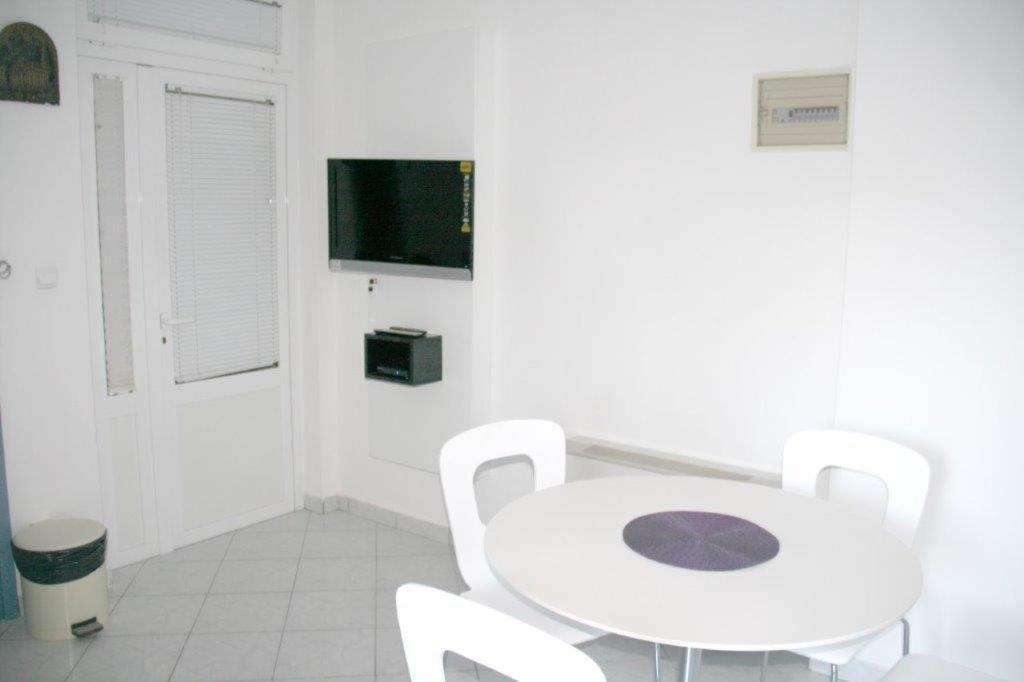 Apartment - Ground Floor photo 3