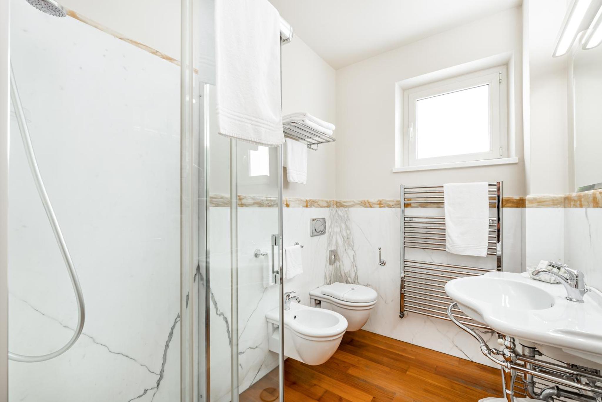 Superior Double or Twin Room photo 3