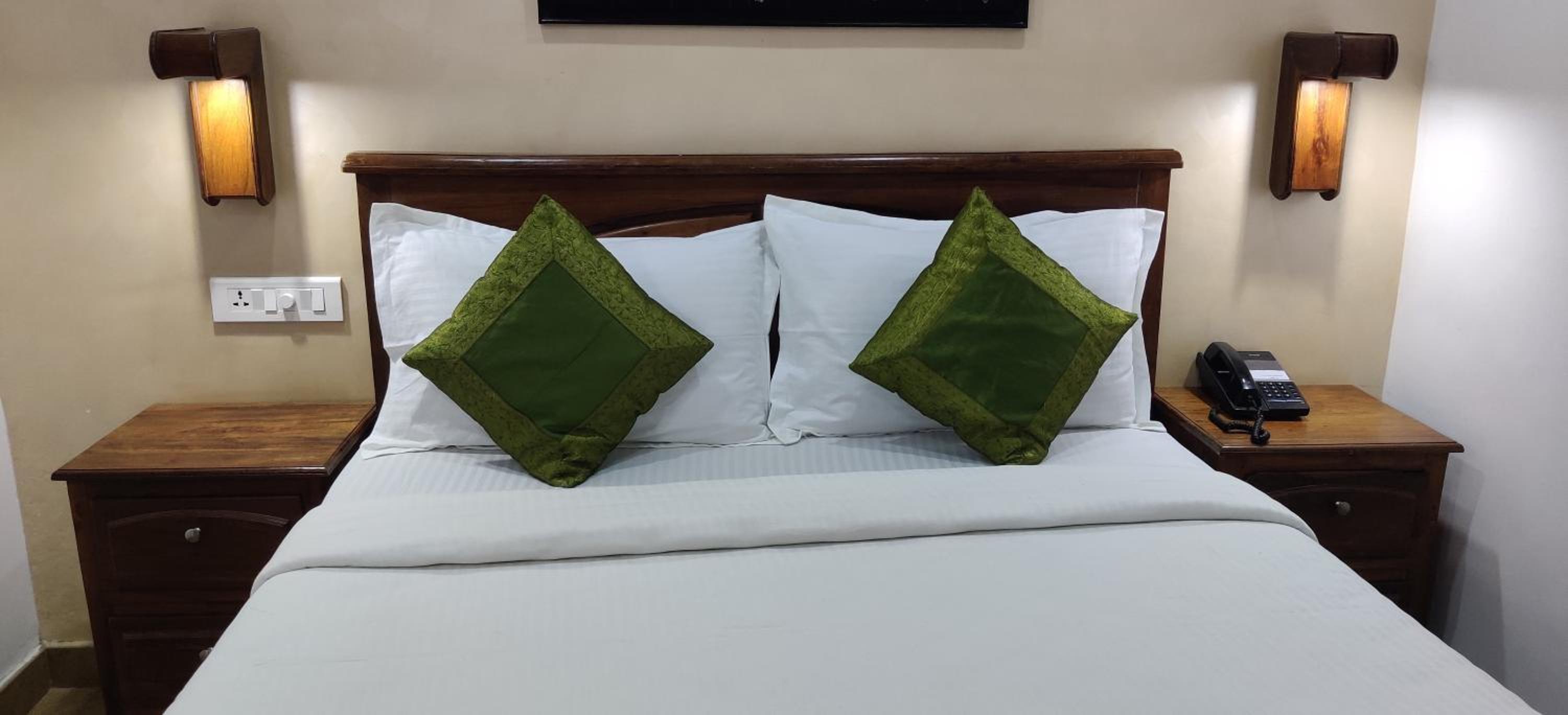 Standard Double Room with Fan - Photo 5