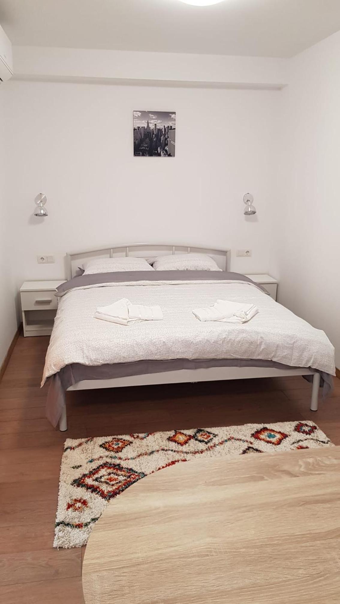 One-Bedroom Apartment - Photo 1