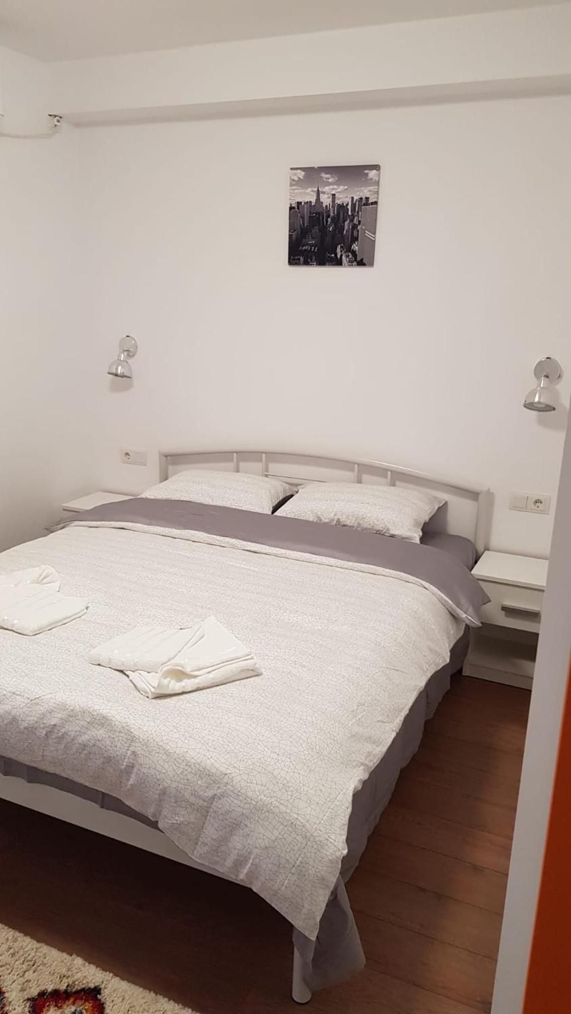 One-Bedroom Apartment - Photo 4