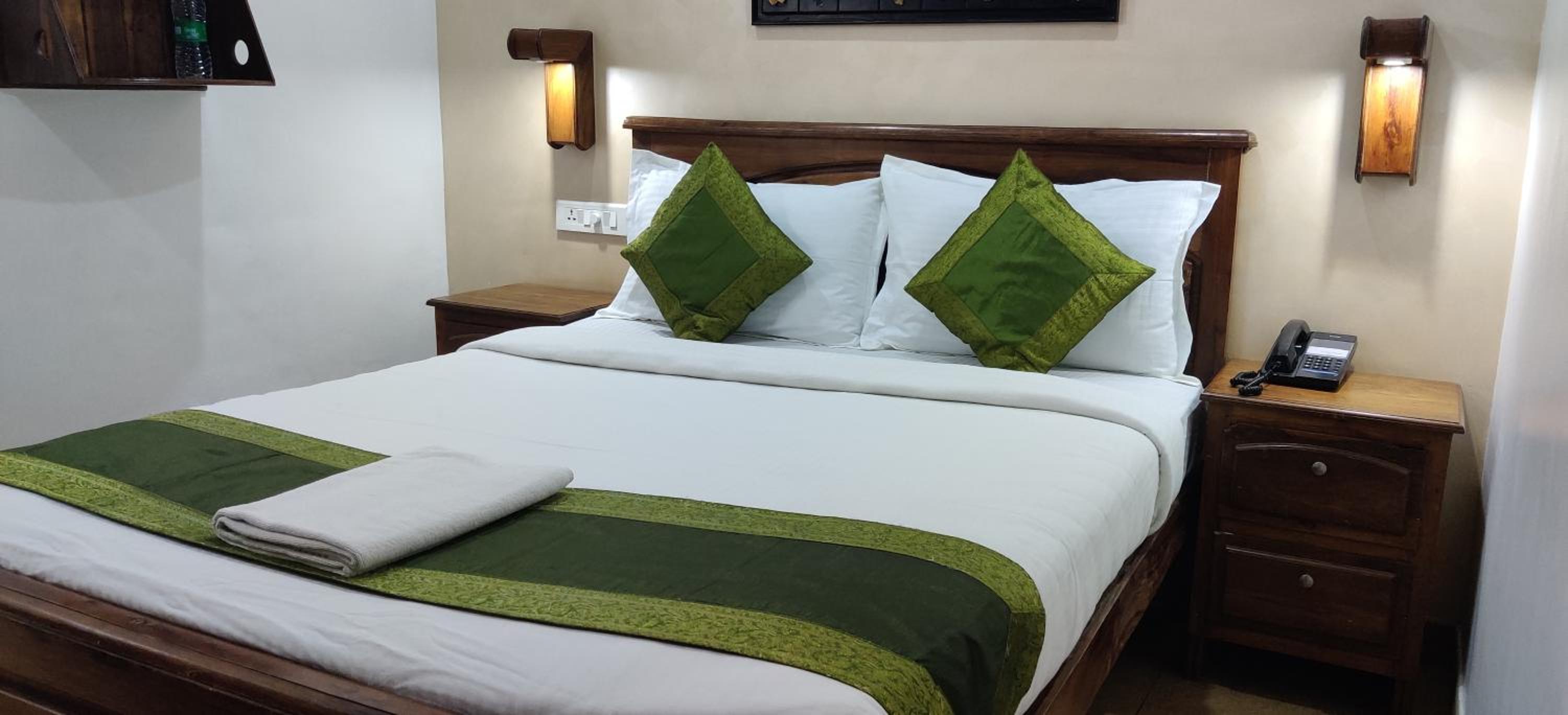 Standard Double Room with Fan - Photo 4
