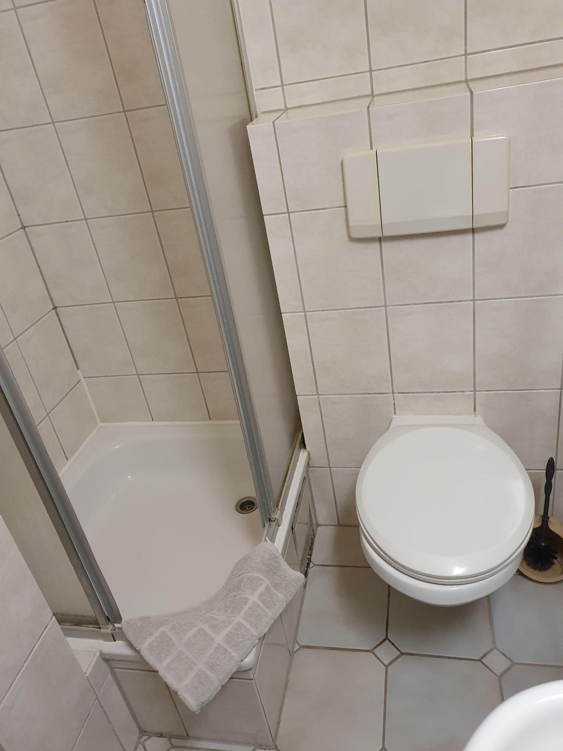 Quadruple Room with Shower - Photo 3