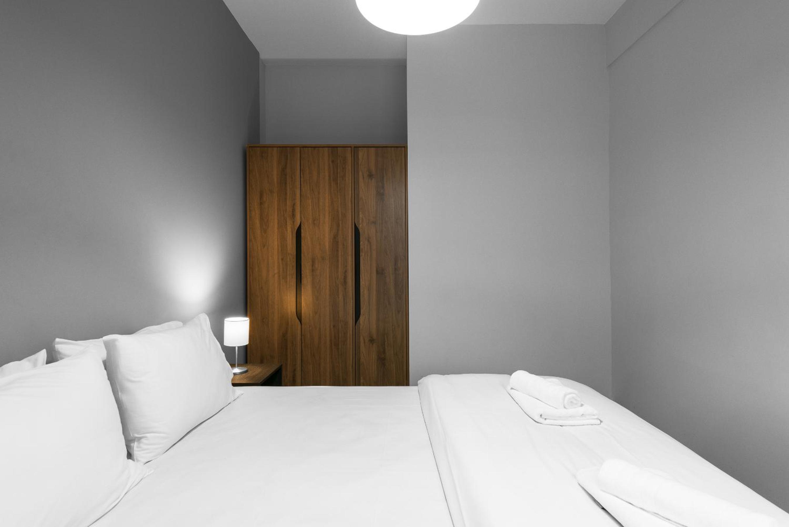 One-Bedroom Apartment - Photo 4