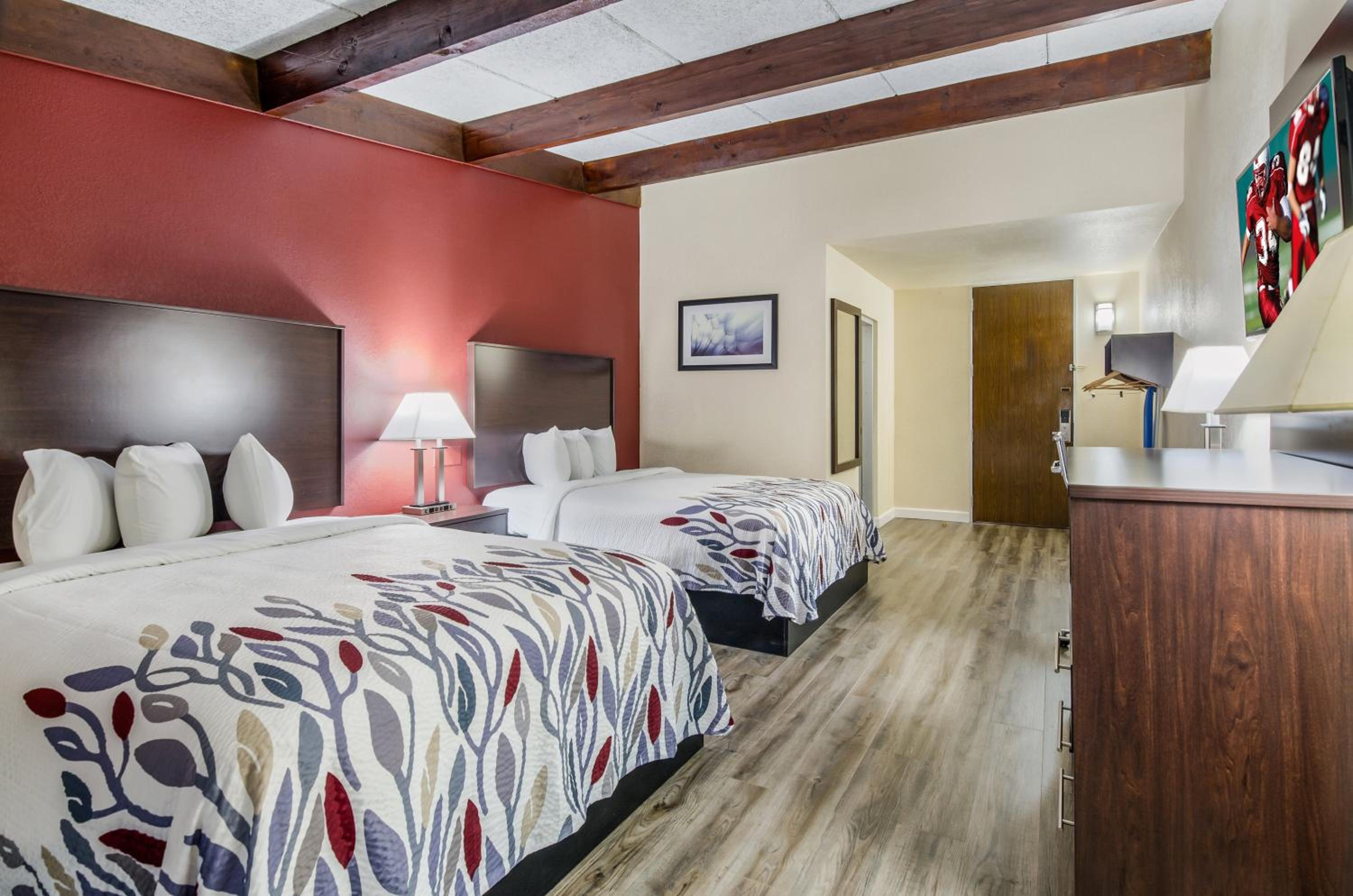  Superior Room with Two Queen Beds Non-Smoking - Photo 2