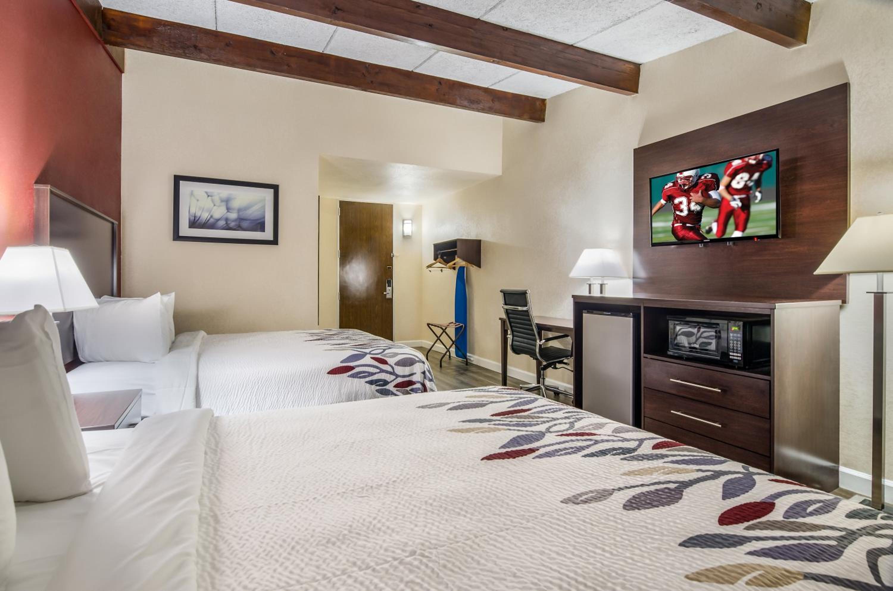  Superior Room with Two Queen Beds Non-Smoking - Photo 3