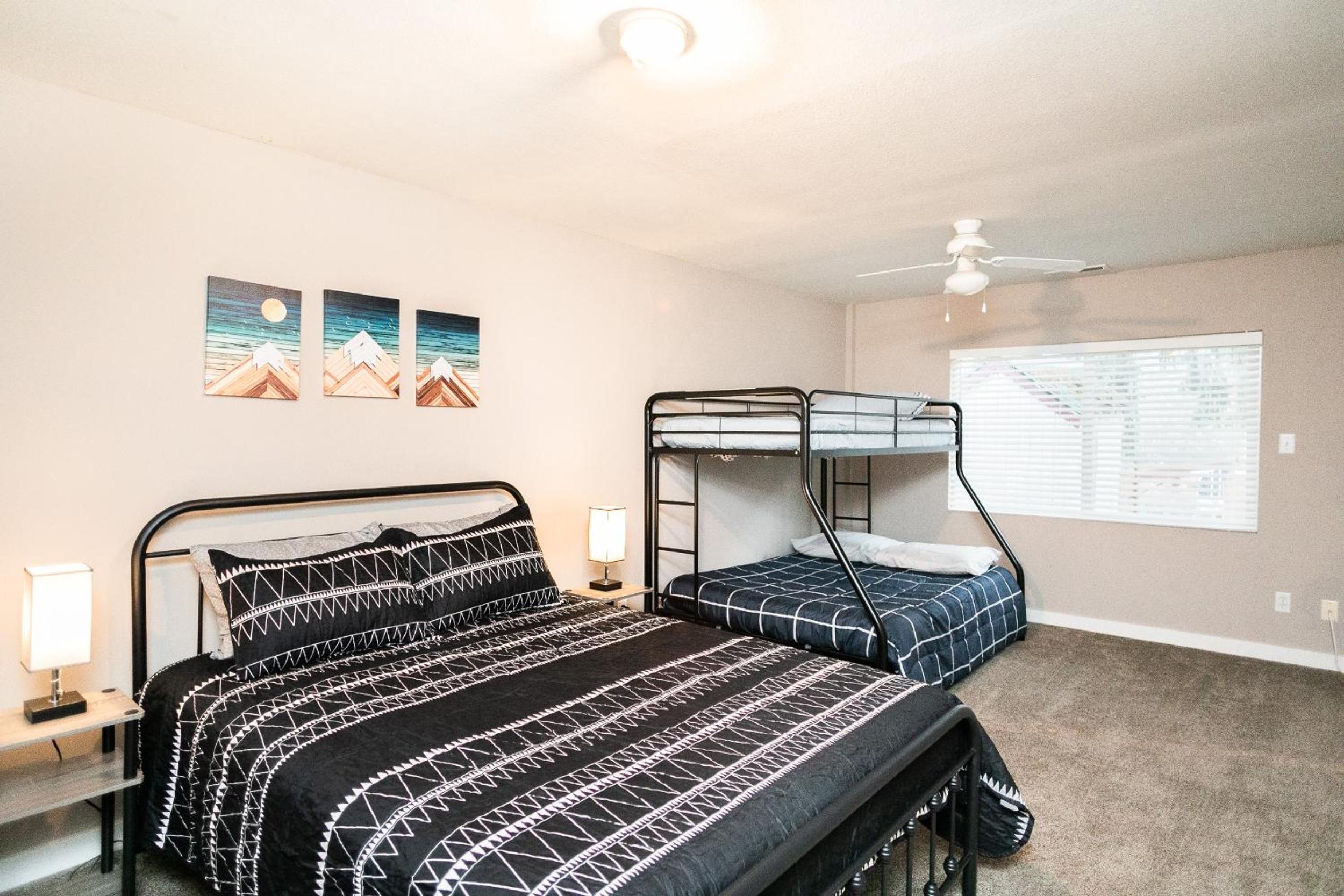 Three-Bedroom House photo 2