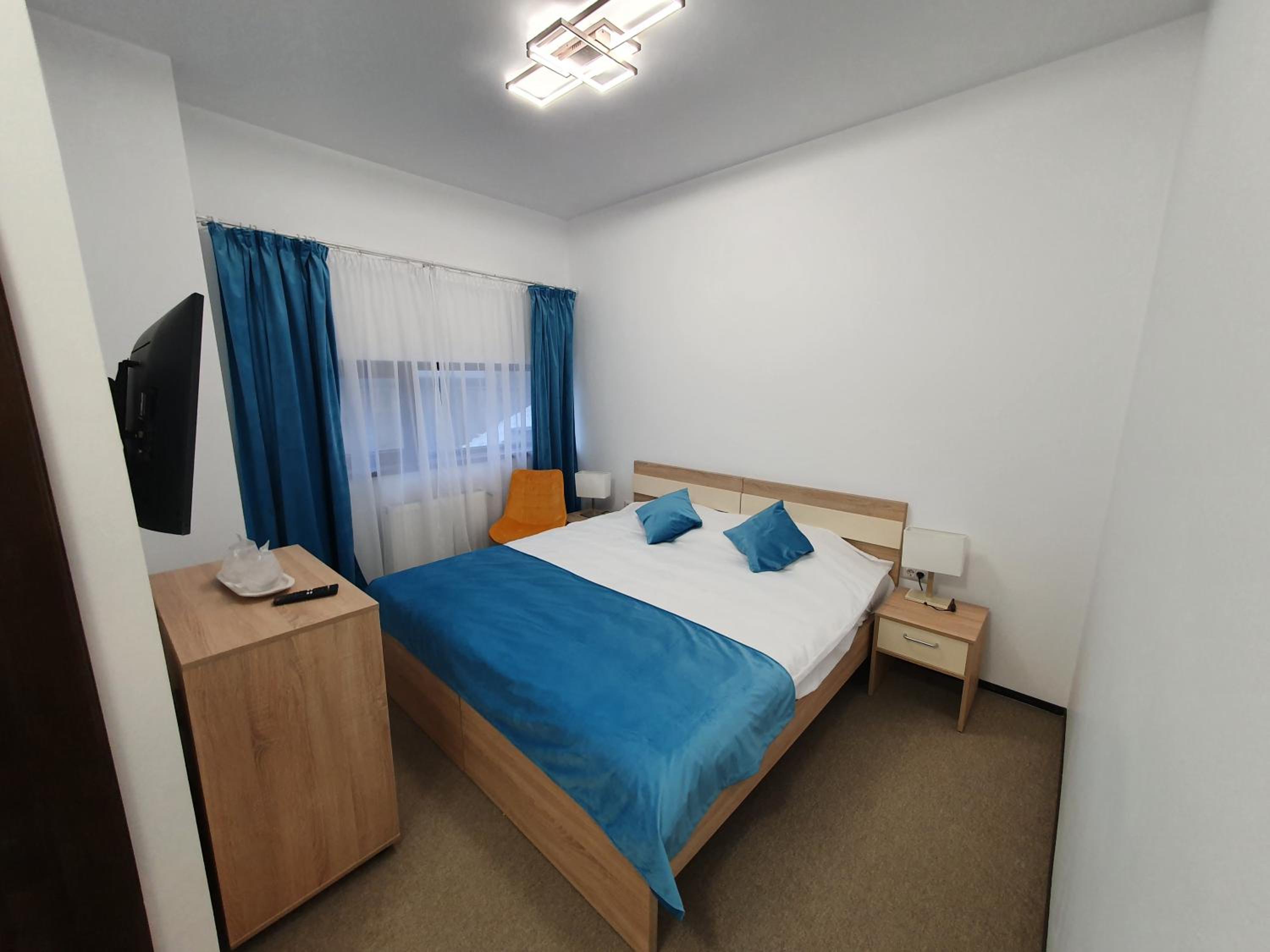 Twin Room - Photo 2