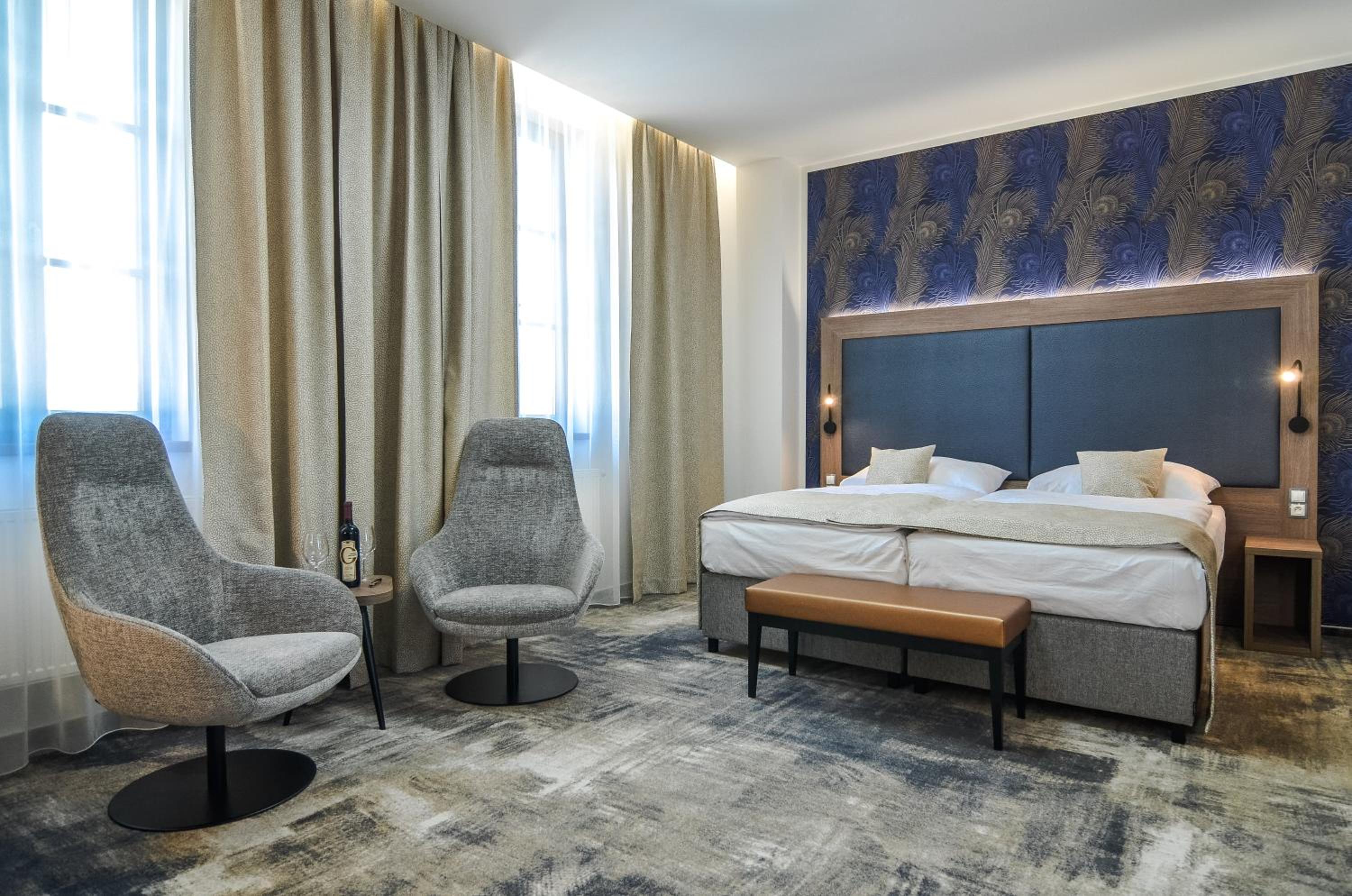 Superior Deluxe Double or Twin Room  photo 2