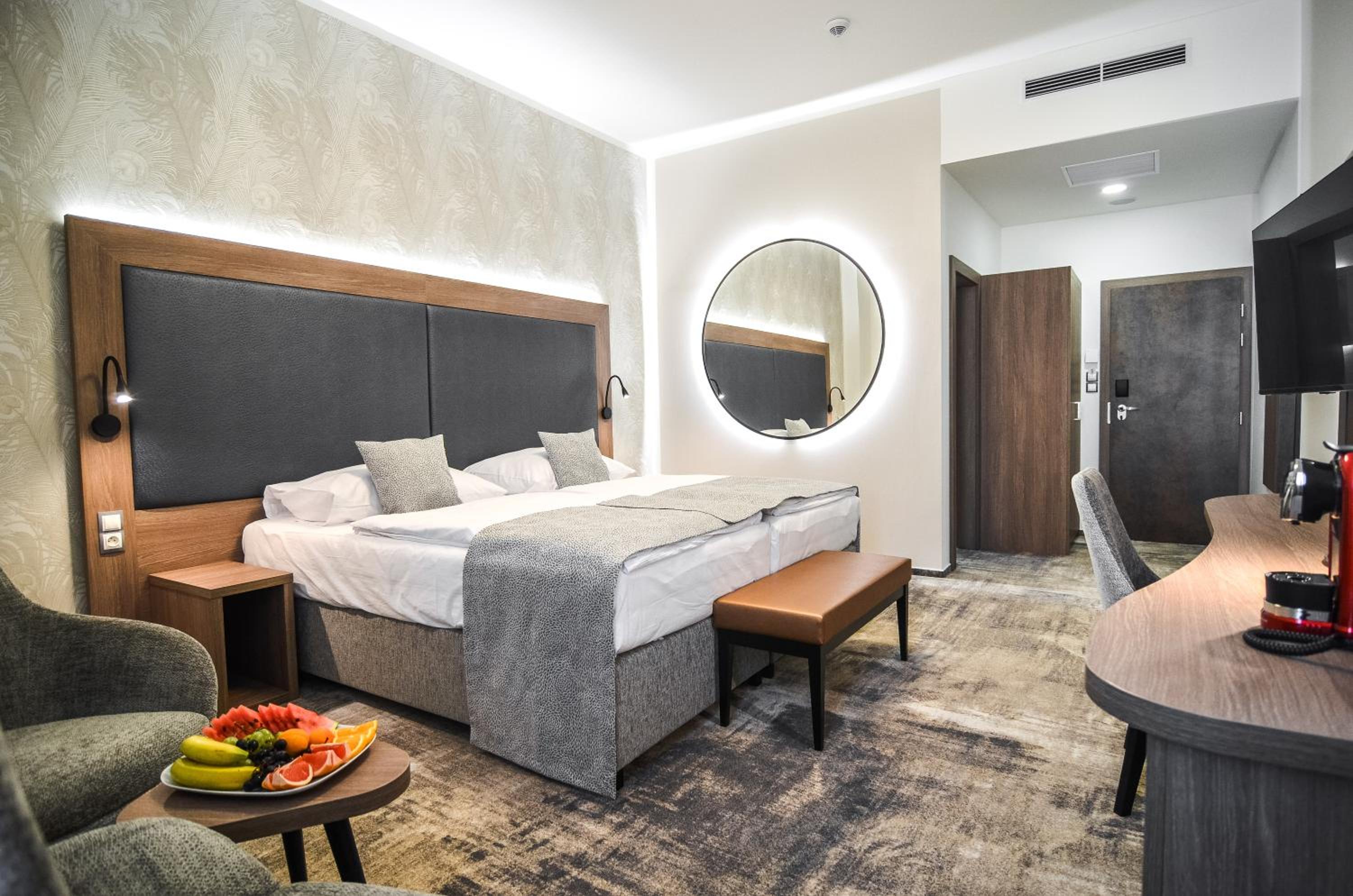 Superior Deluxe Double or Twin Room  photo 1
