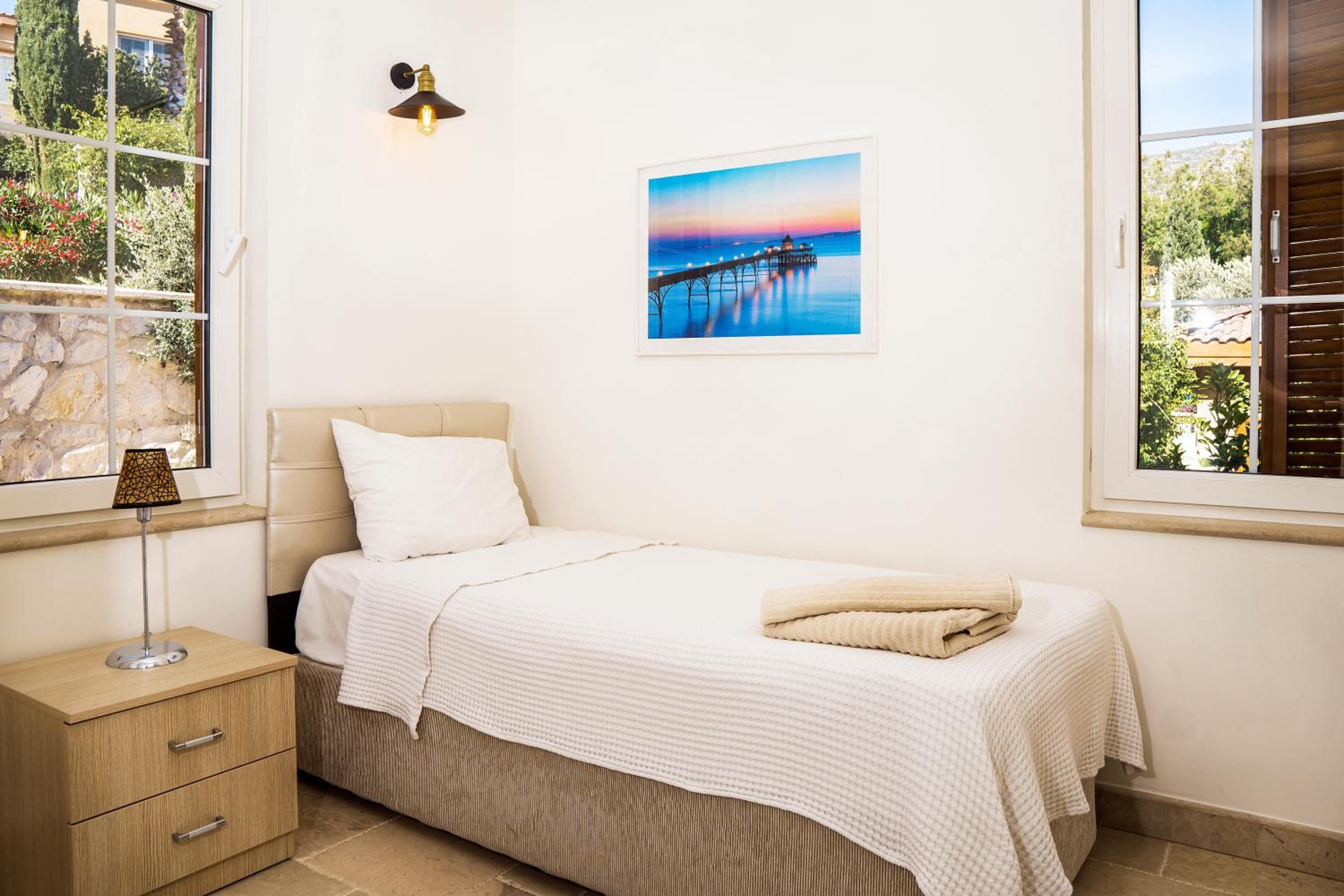 Three-Bedroom Villa photo 3
