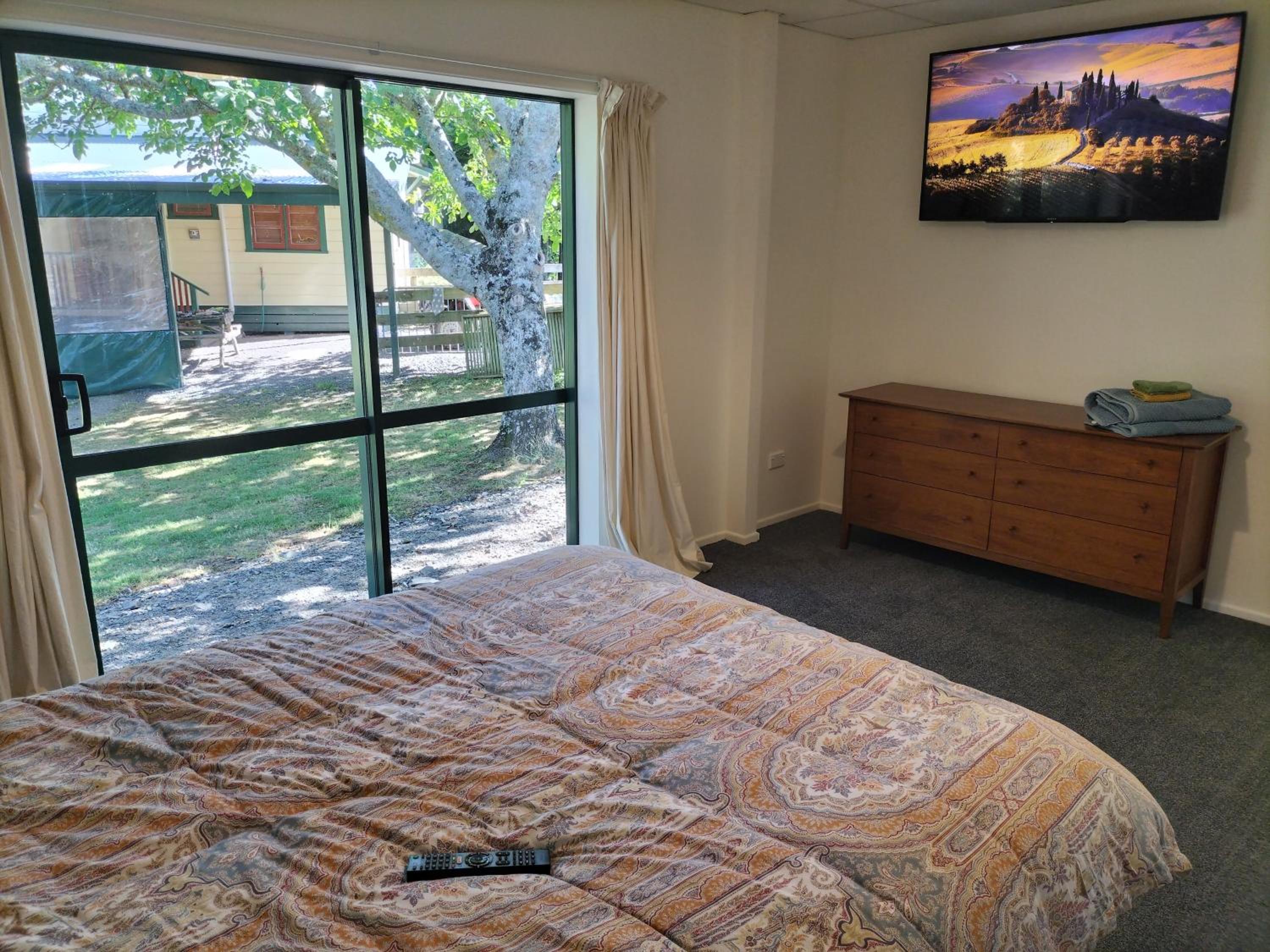 Deluxe Queen Room - Photo 2