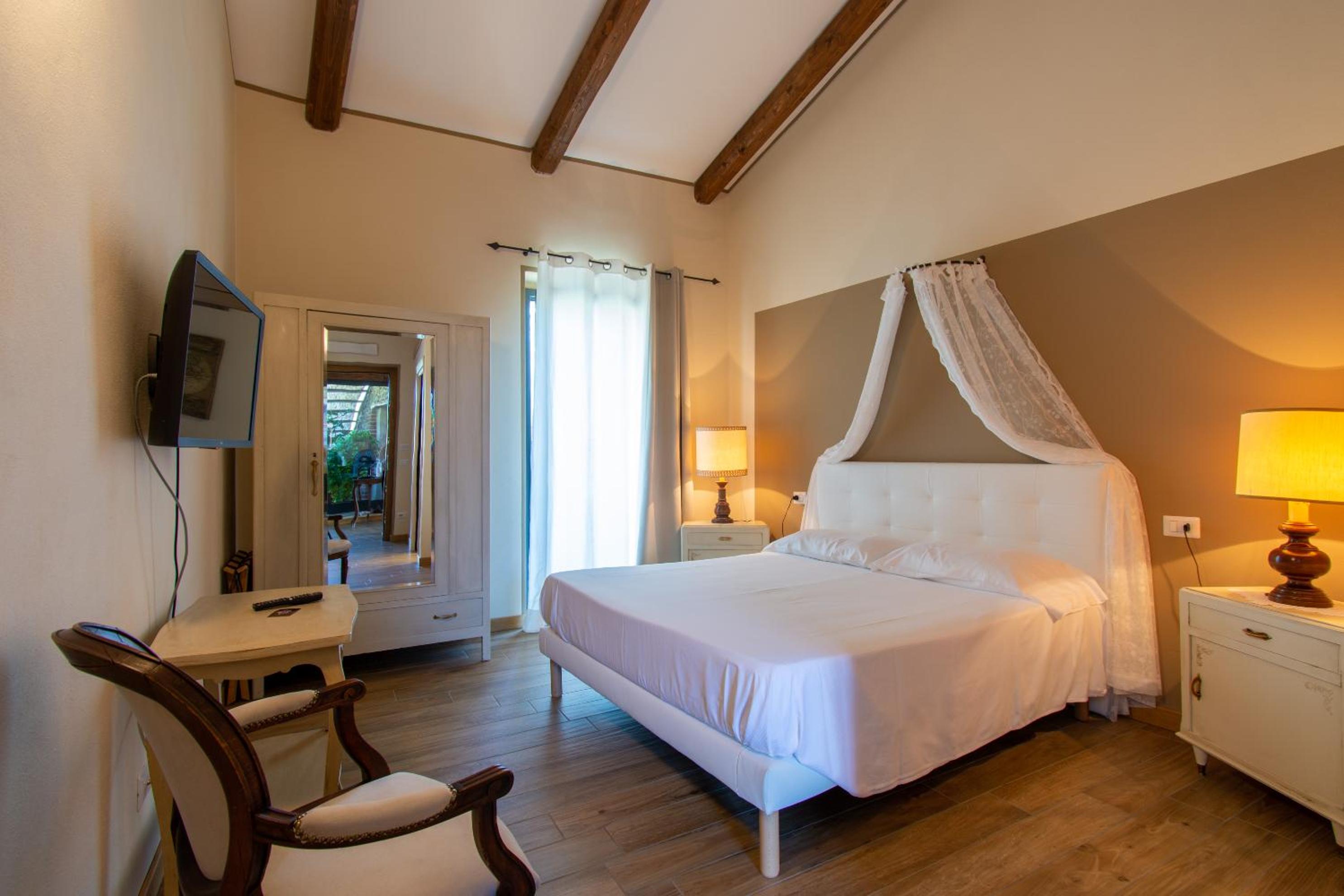 Superior Double Room - Photo 1